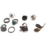 Interesting lot of rings to include one in the form of a limpet shell, another a snake (9)