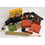 A mixed lot of photographica to include Nettar 35mm camera; Kodak Instamatic 100 camera with
