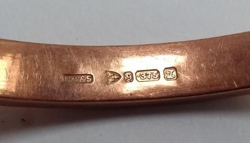 A 9ct gold bangle, approx. 9.2g, - Image 2 of 2