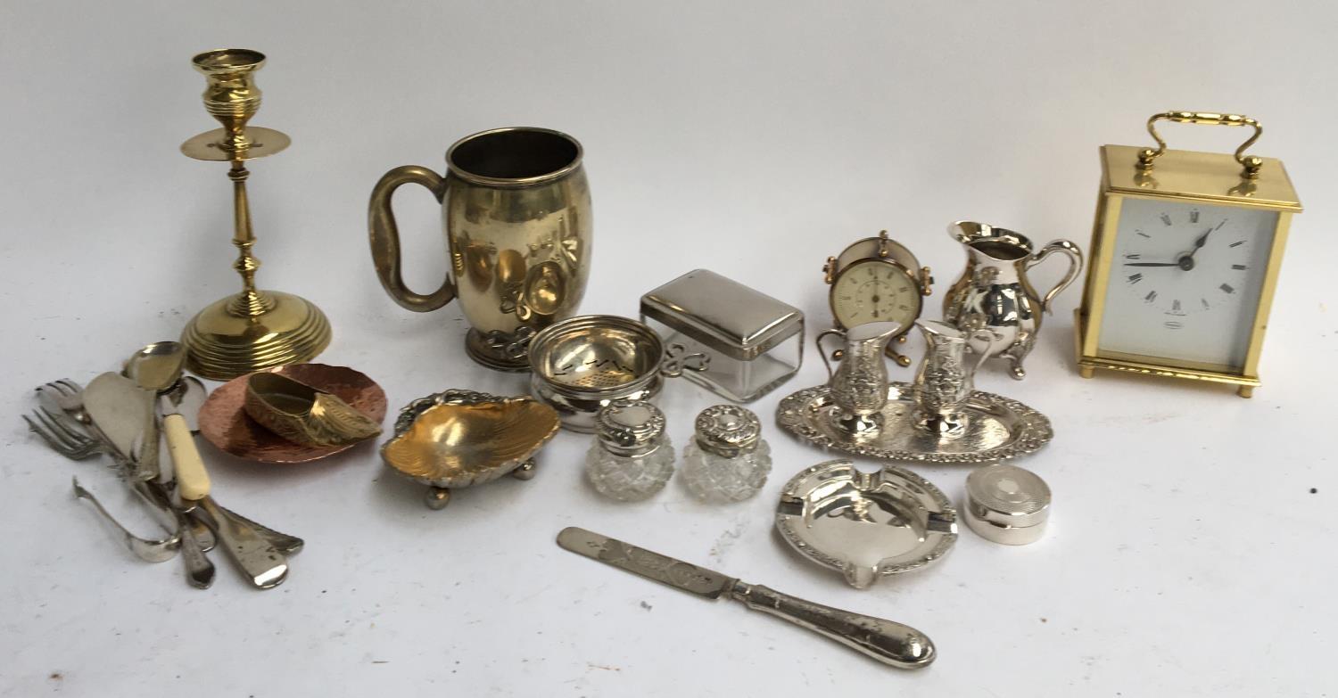 A mixed lot of silver and other metal items, to include silver ashtray, several silver dressing
