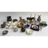 A mixed lot of ceramics to include Delftware, Hammersley, Coalport, Royal Worcester, Wedgwood,