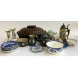 A mixed lot of ceramics to include Minton's bowl, Spode Italian, Royal Doulton three piece tea