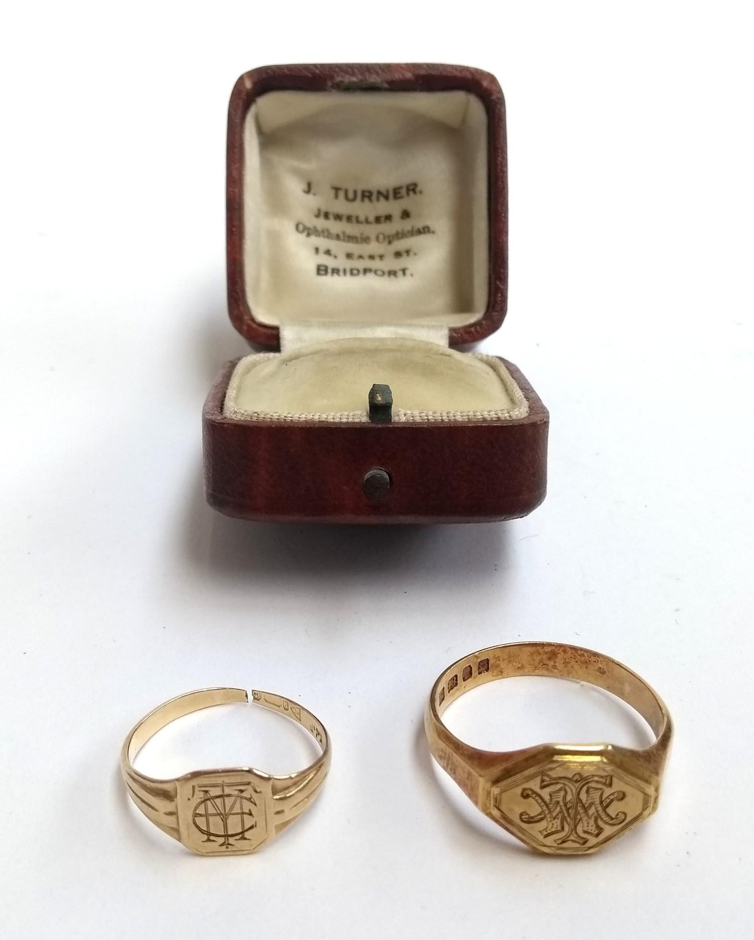 One 18ct signet ring (size W), gross weight 7.2g together with 9ct signet ring (size N) 1.6g