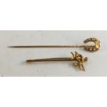 9ct gold pin brooch depicting a horseshoe and fox (1.8g)together with one other yellow metal