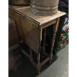 A small oak gateleg table, 60cmW