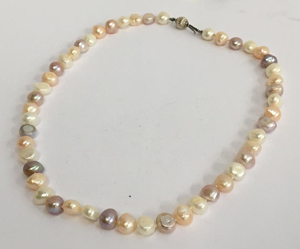 A pretty set of freshwater pearls with silver clasp