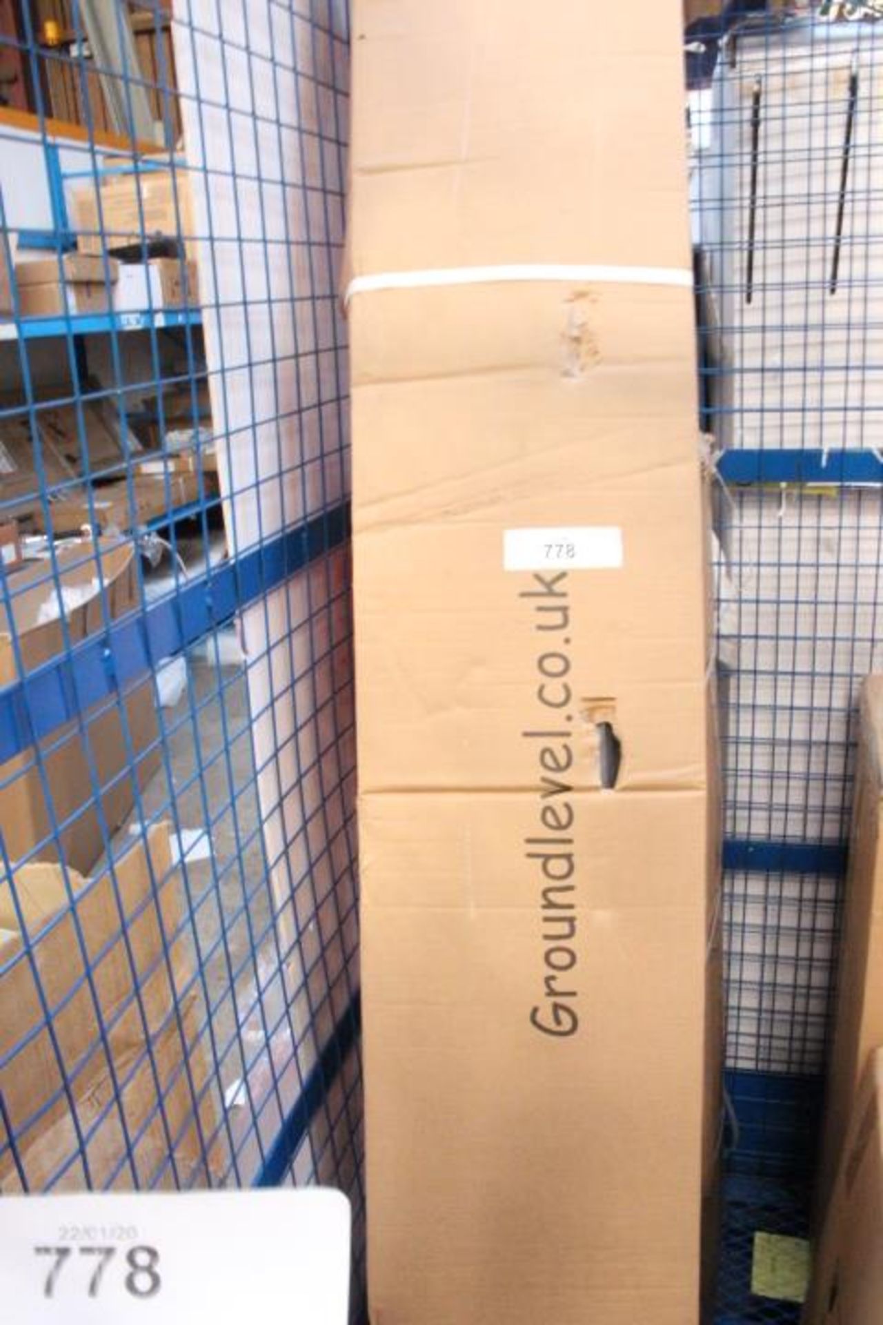 1 x Groundlevel cream garden umbrella - New in box (GS30)