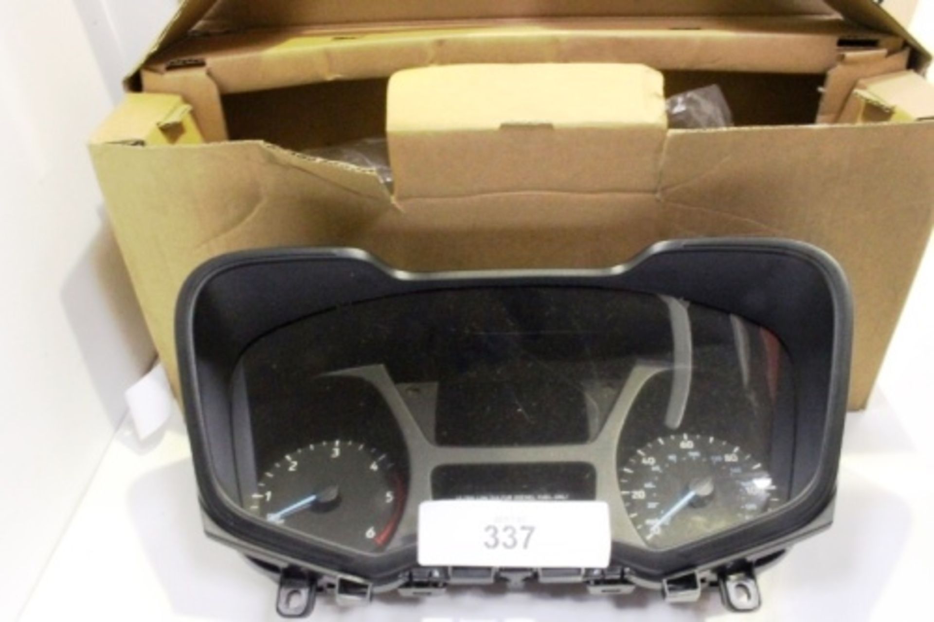 A Ford 2433297 instrument cluster/rev counter - New in box (GS8)