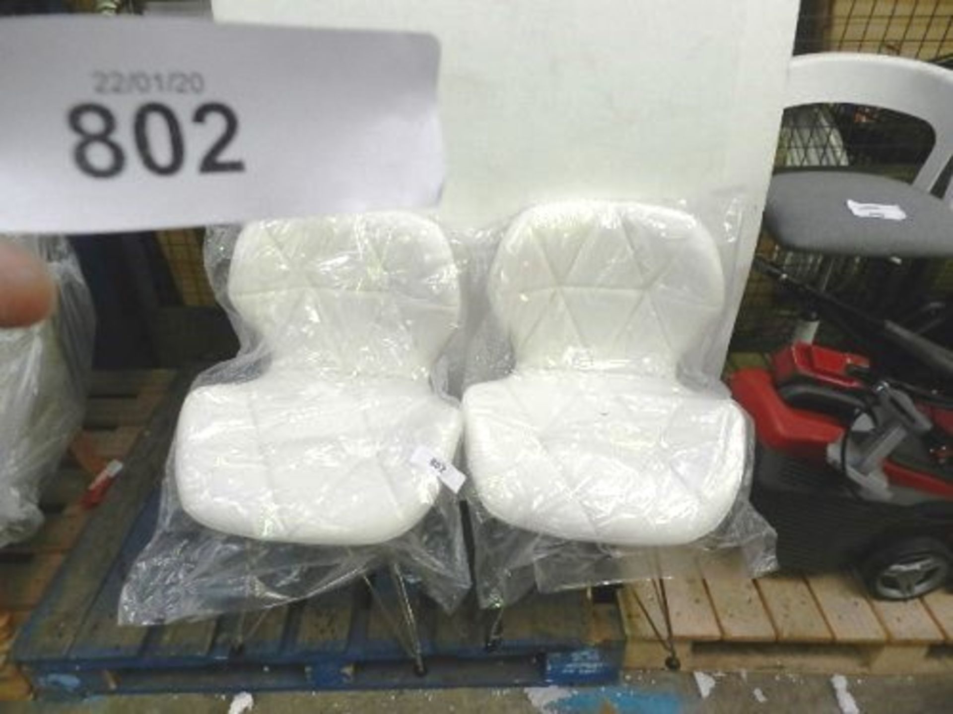 2 x white Charles Jacobs 1020-1 PU WHT chairs - New (GSF34)