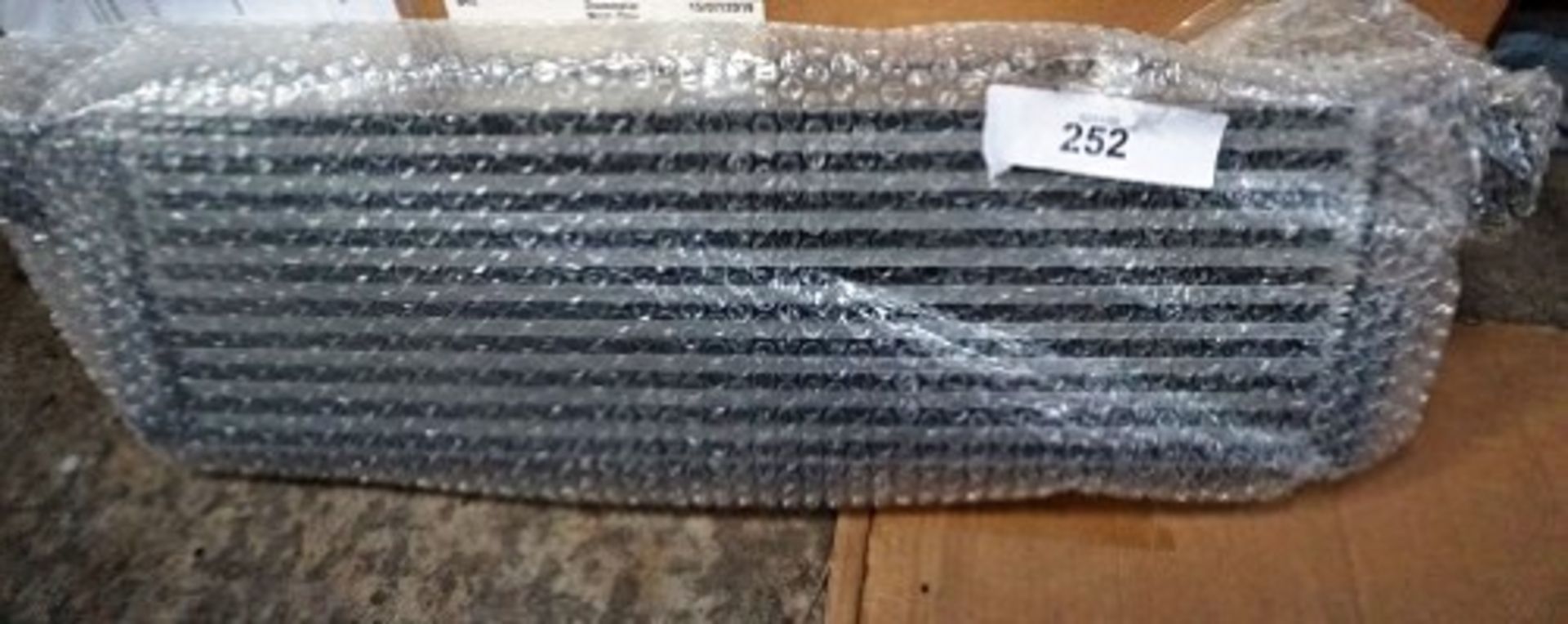 A small radiator, Ref: FT2L004 - New in box (GS9)