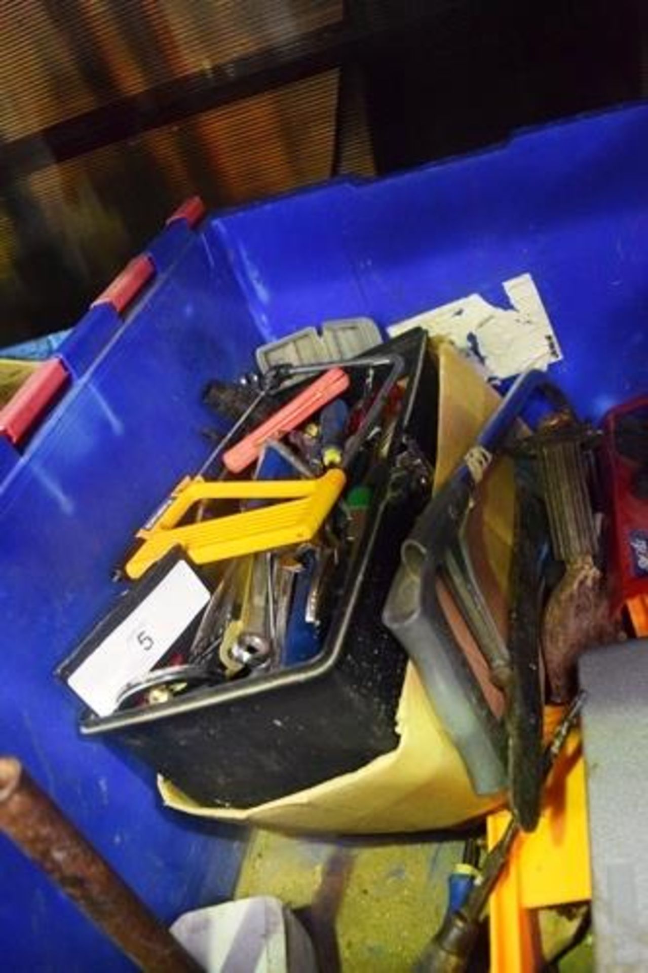 2 x boxes of assorted hand tools including hacksaws, screwdrivers etc. - Second-hand (GS14)