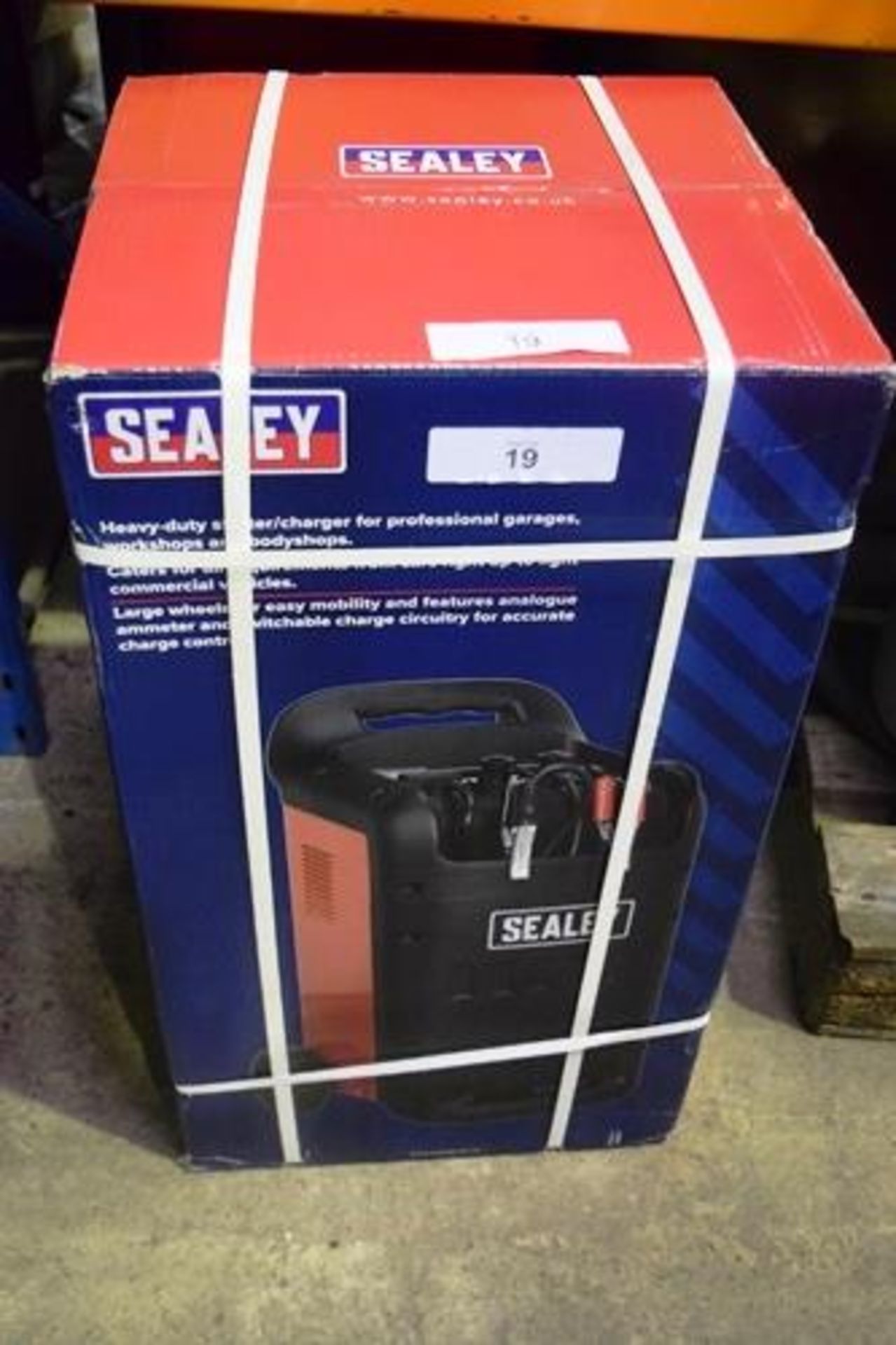 1 x Sealey heavy duty starter/charger for professional garages, model START600 - Sealed new in