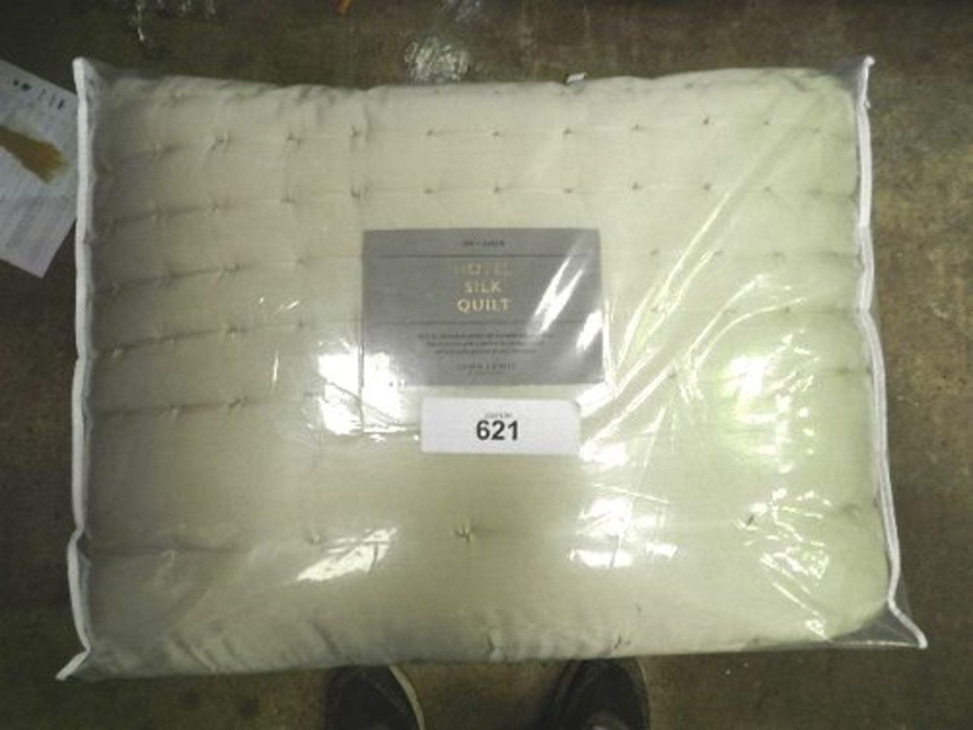 1 x John Lewis hotel silk quilt, size 245 x 260cm, RRP £280.00 - New in pack (ES14)