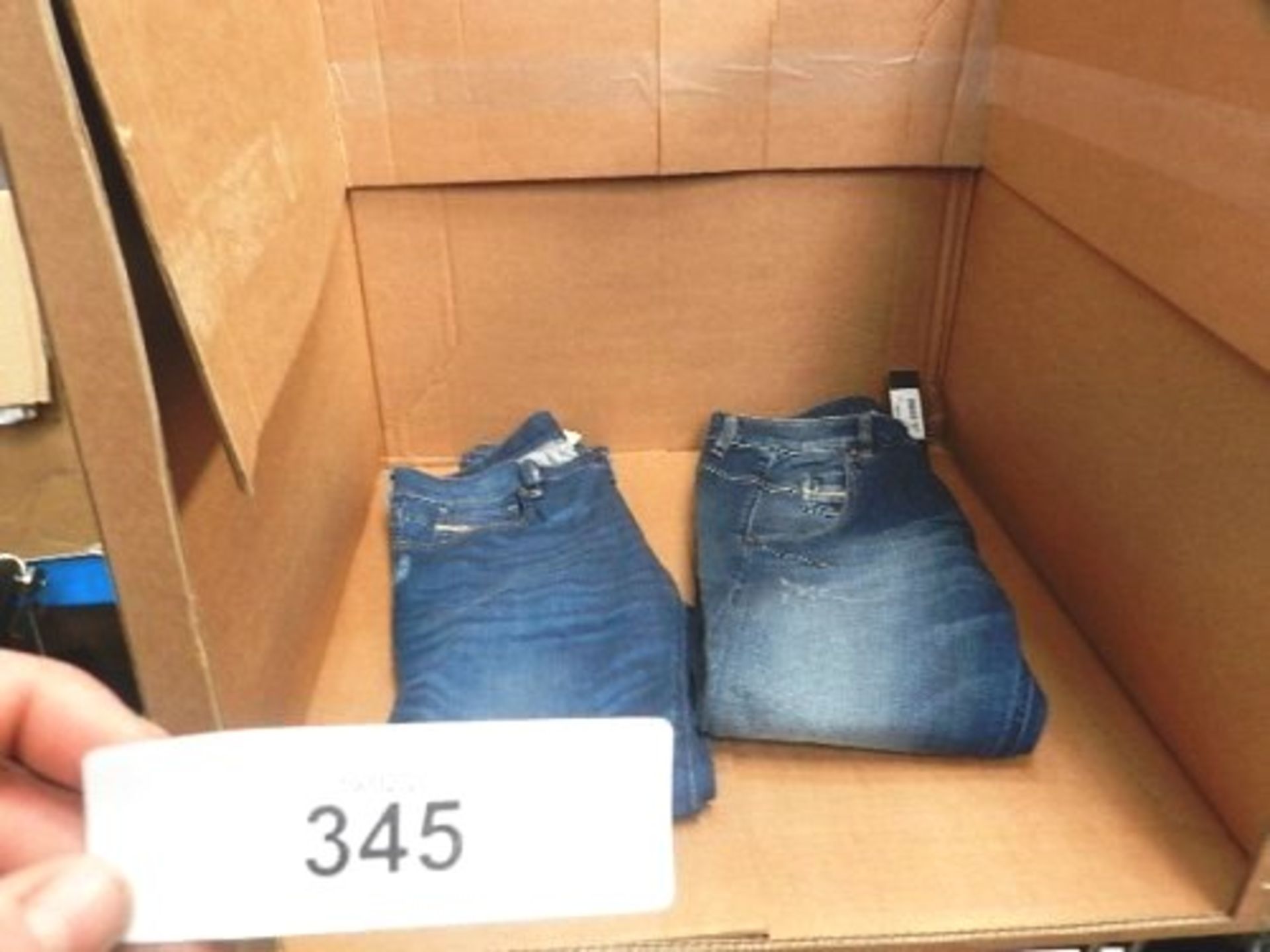 2 x pairs Diesel jeans comprising 1 x Tepphar and 1 x Darron, size 33 x 30 and 34 x 30 - New (17B)