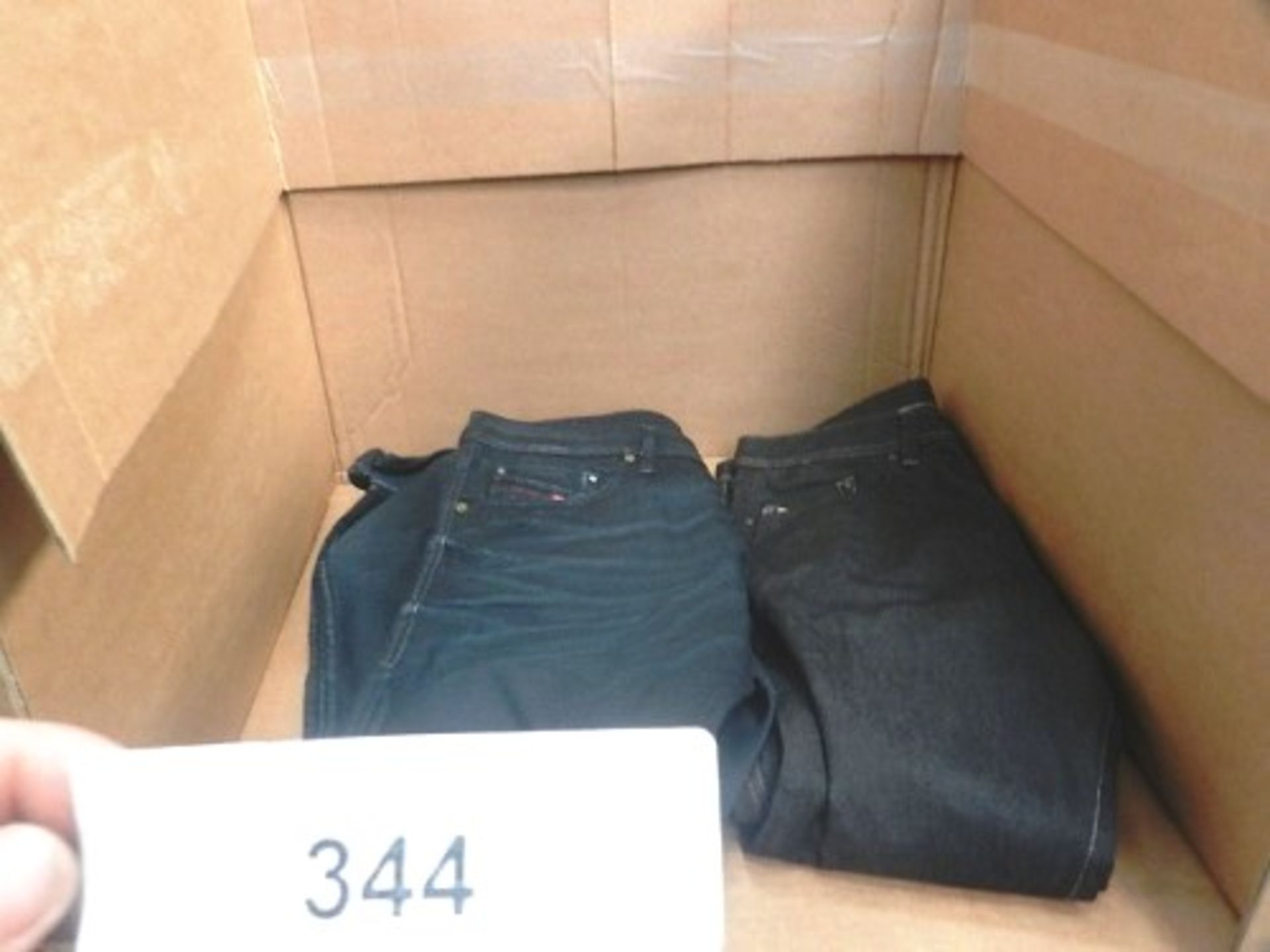 2 x pairs Diesel jeans comprising 1 x Tepphar and 1 x Darron, size 33 x 30 and 34 x 30 - New (17B)