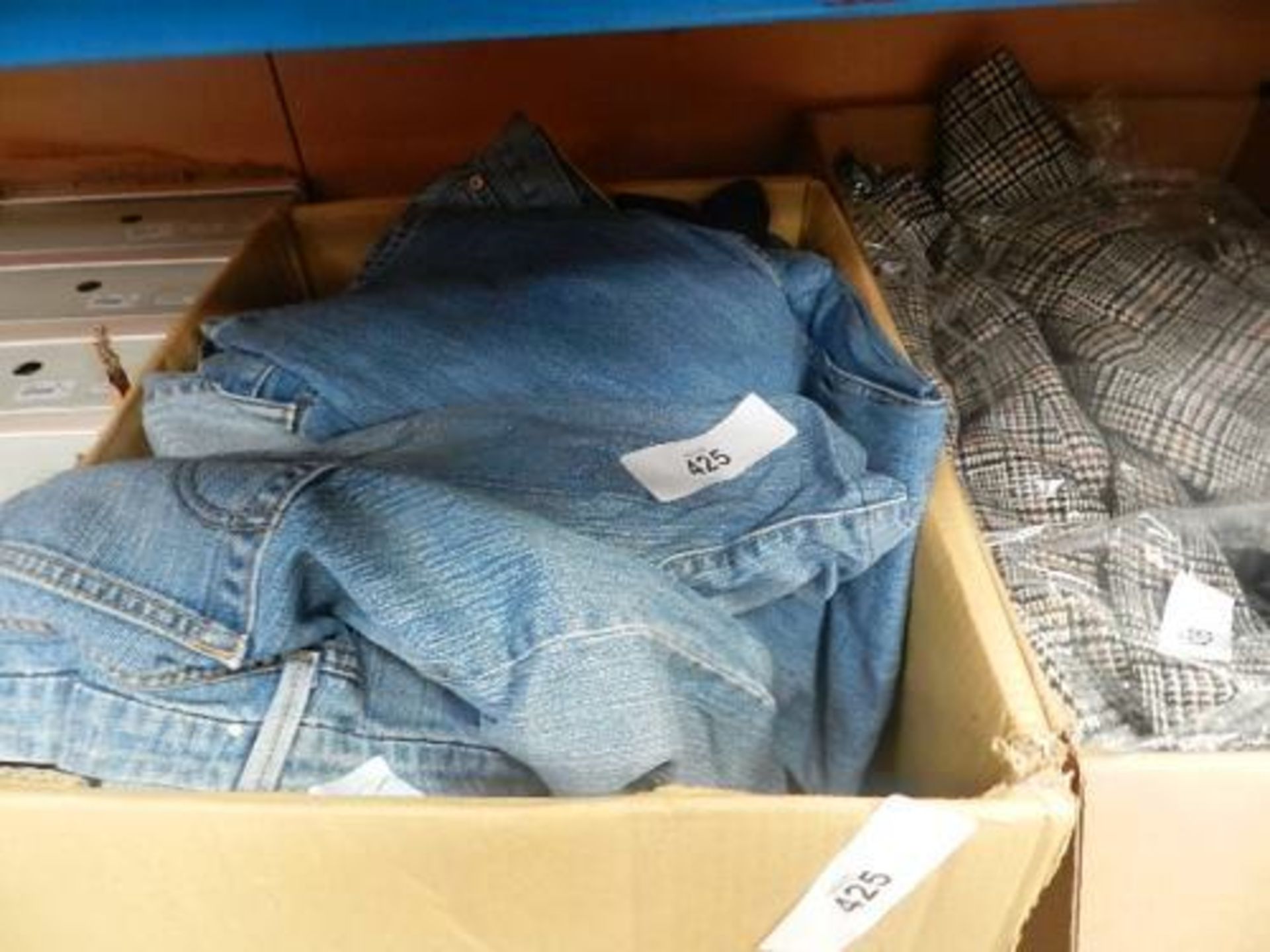Approximately 20 x pairs of Levi jeans, various sizes and styles, all laundered - Second-hand,