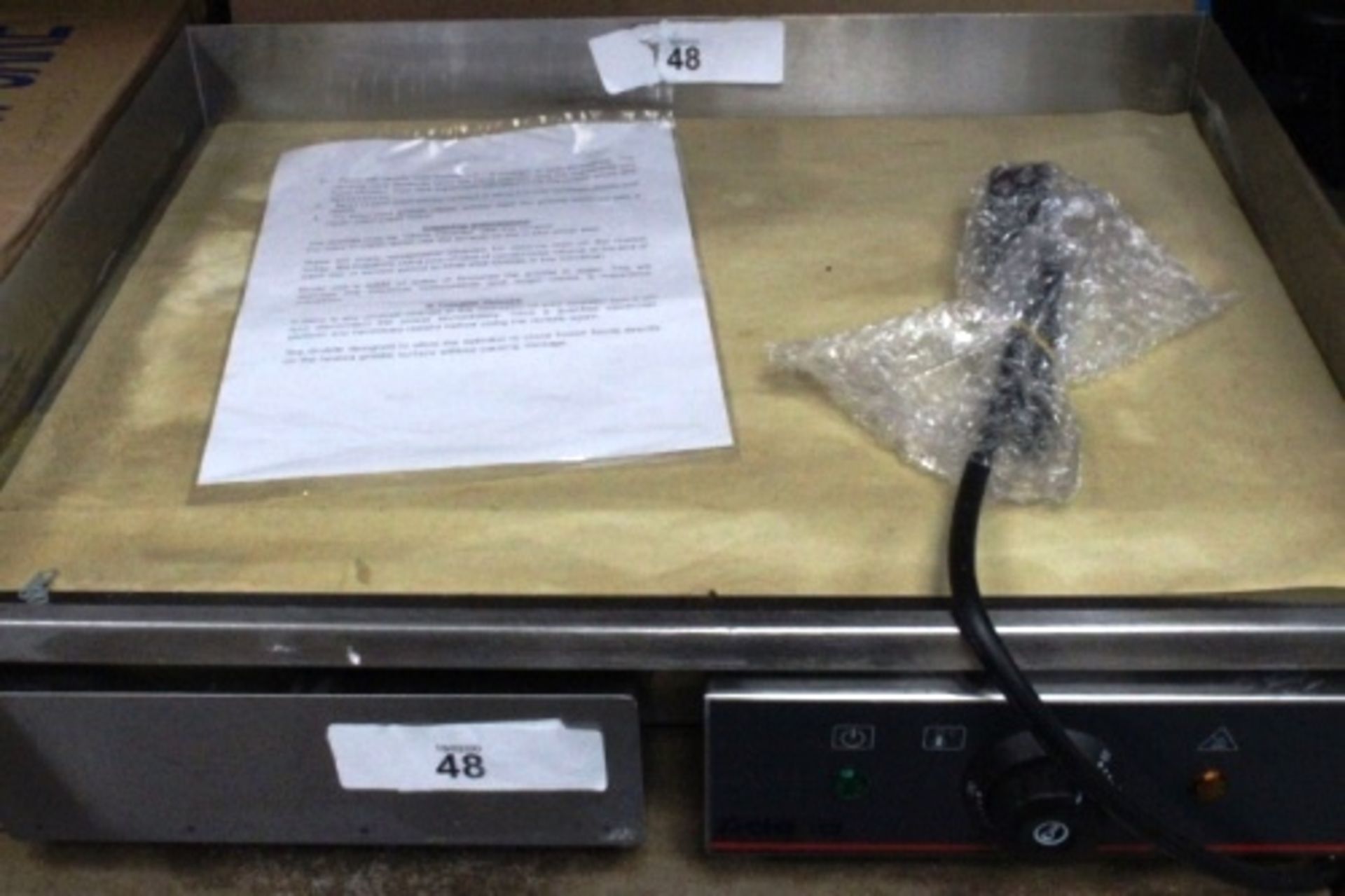 An Adexa single electric griddle, EGD-06 - New in box, box open (esb3)