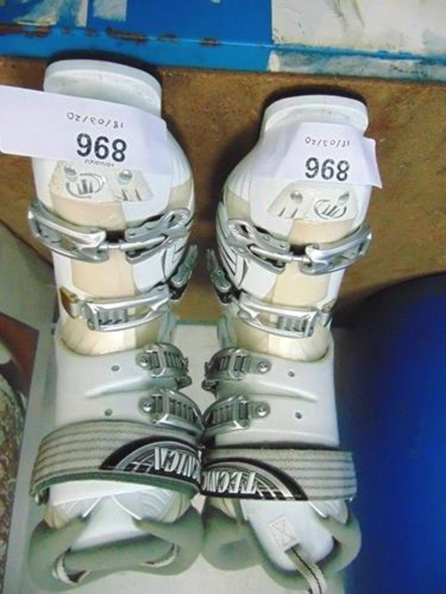 A pair of Tecnica ski boots, sole stamped 260 - 265mm, 305mm - Second-hand (GS27)