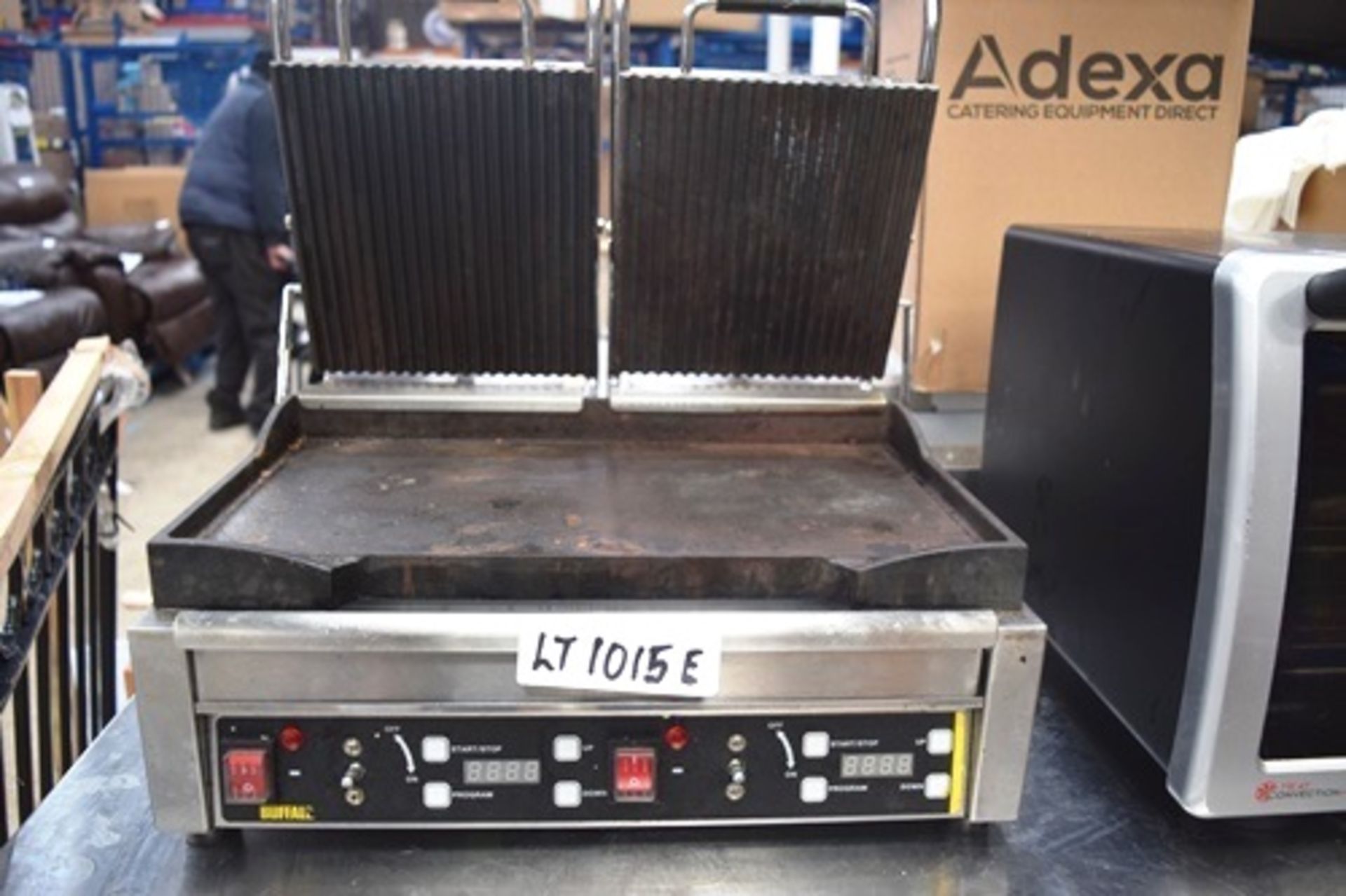 Buffalo double griddle, model L554/B/02, 230V, 2900W - Second-hand (GSF) - Image 2 of 2