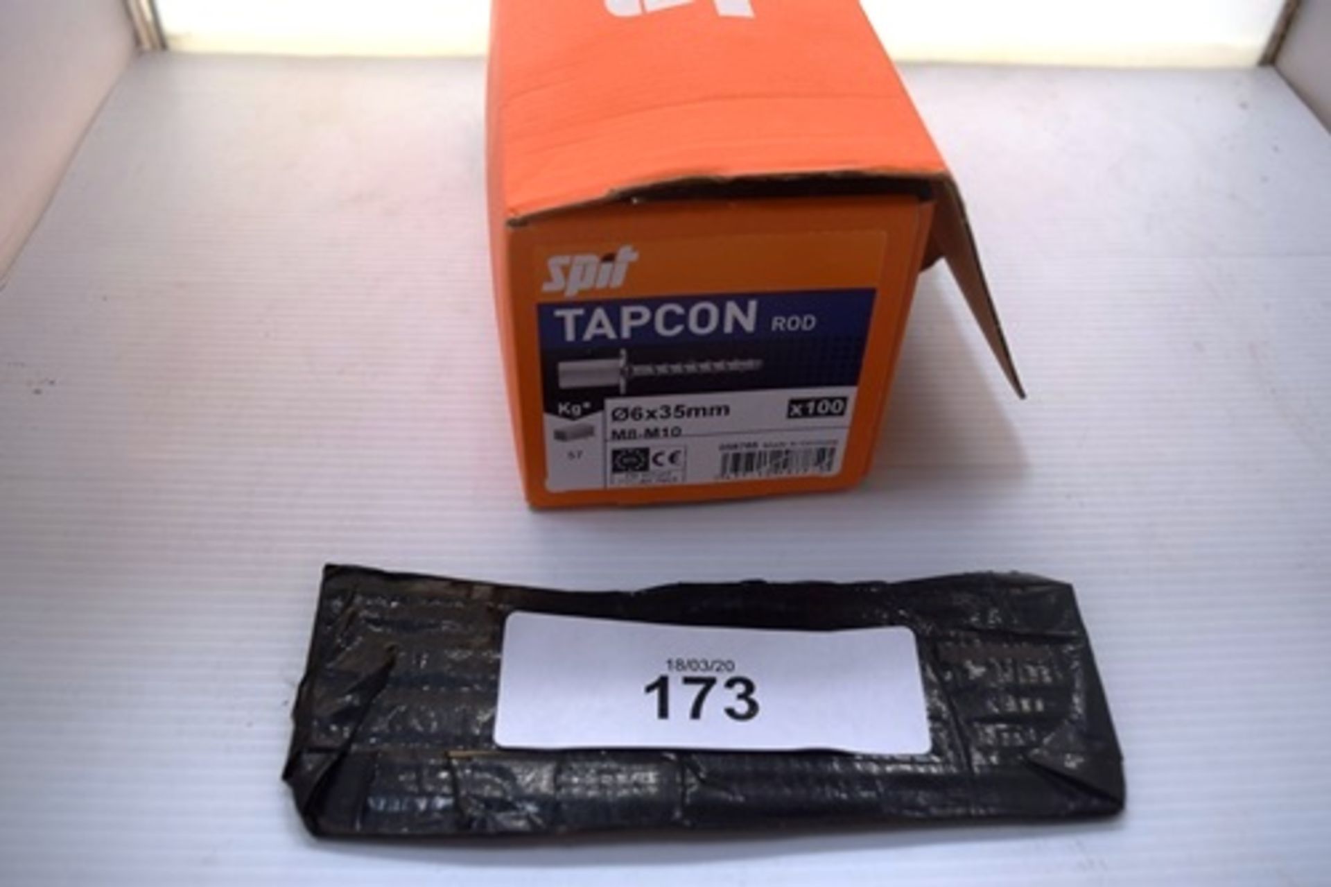 4 x boxes each containing 100 of Spit Tapcon Rod06 x 35mm nails, code 058785 - New in box (GS21)