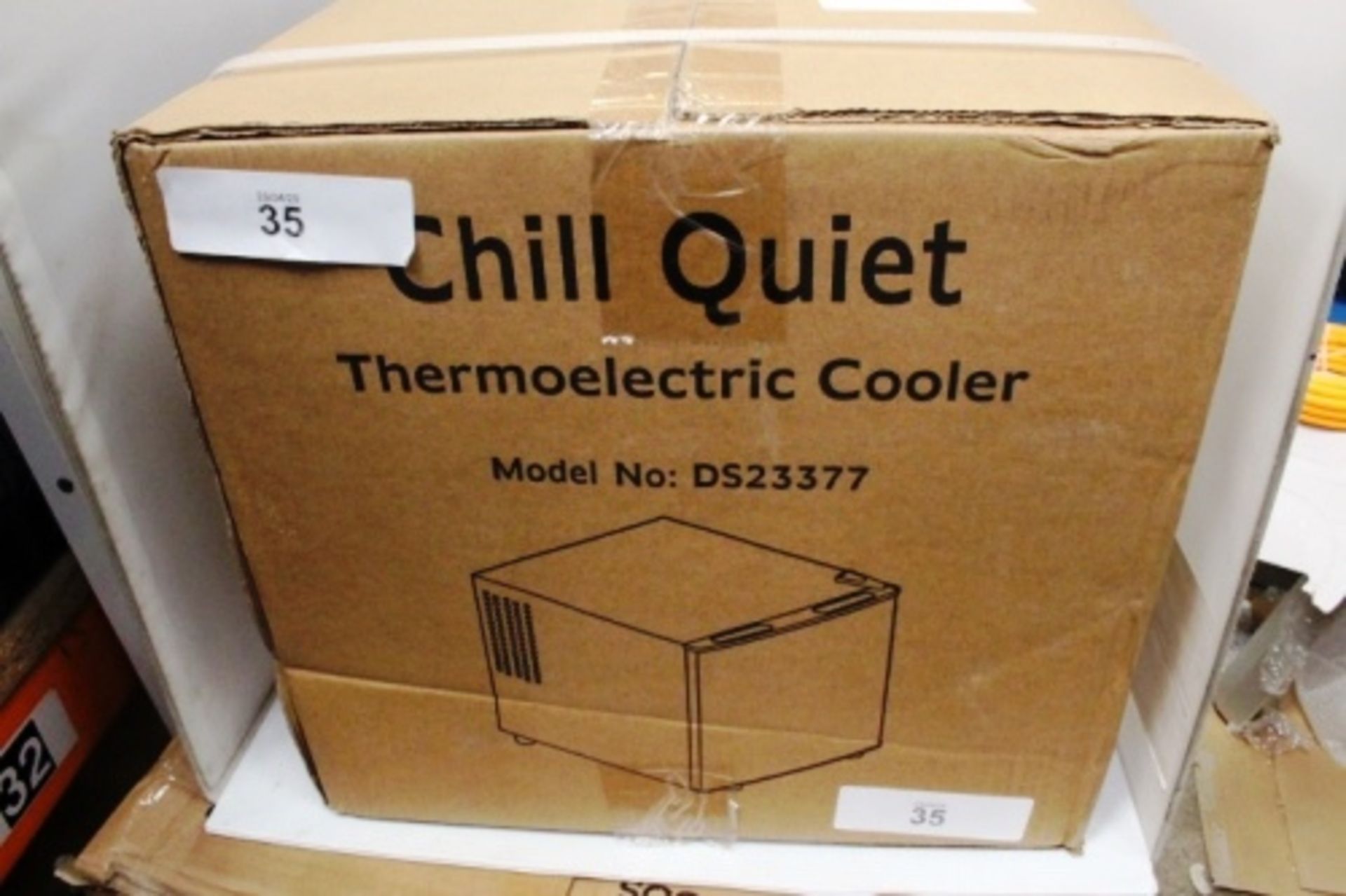 A Drinks Stuff chill quiet thermoelectric cooler, model DS23377 - Sealed new in box (ES2)