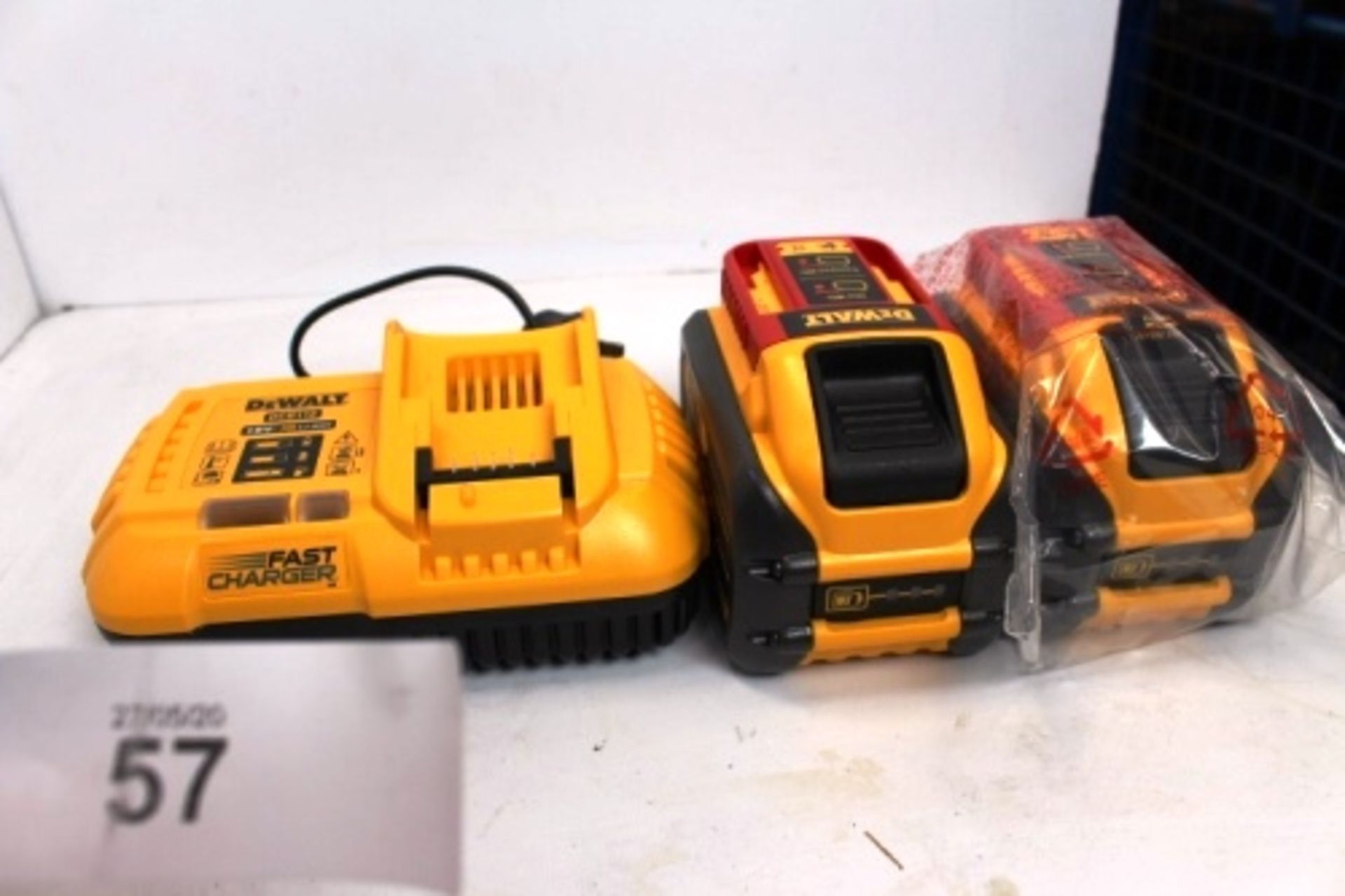 2 x DeWalt 18V, 9AH power tool batteries, together with DCB118 fast charger - New (TC6)