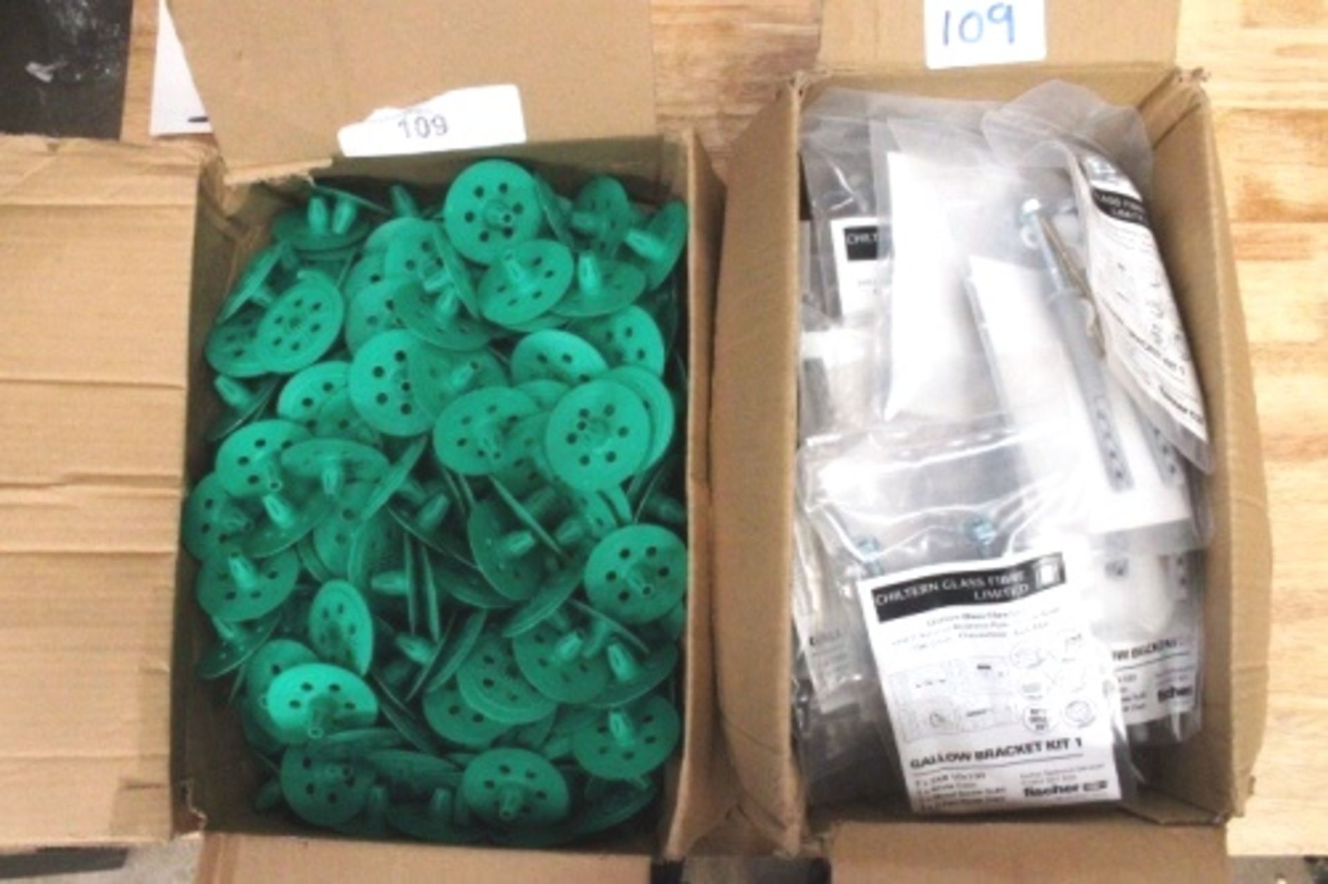 200 x Bravoll 60/5-20 green EIM washers together with 40 x Fischer Gallo bracket Kit1 - New (TC8)