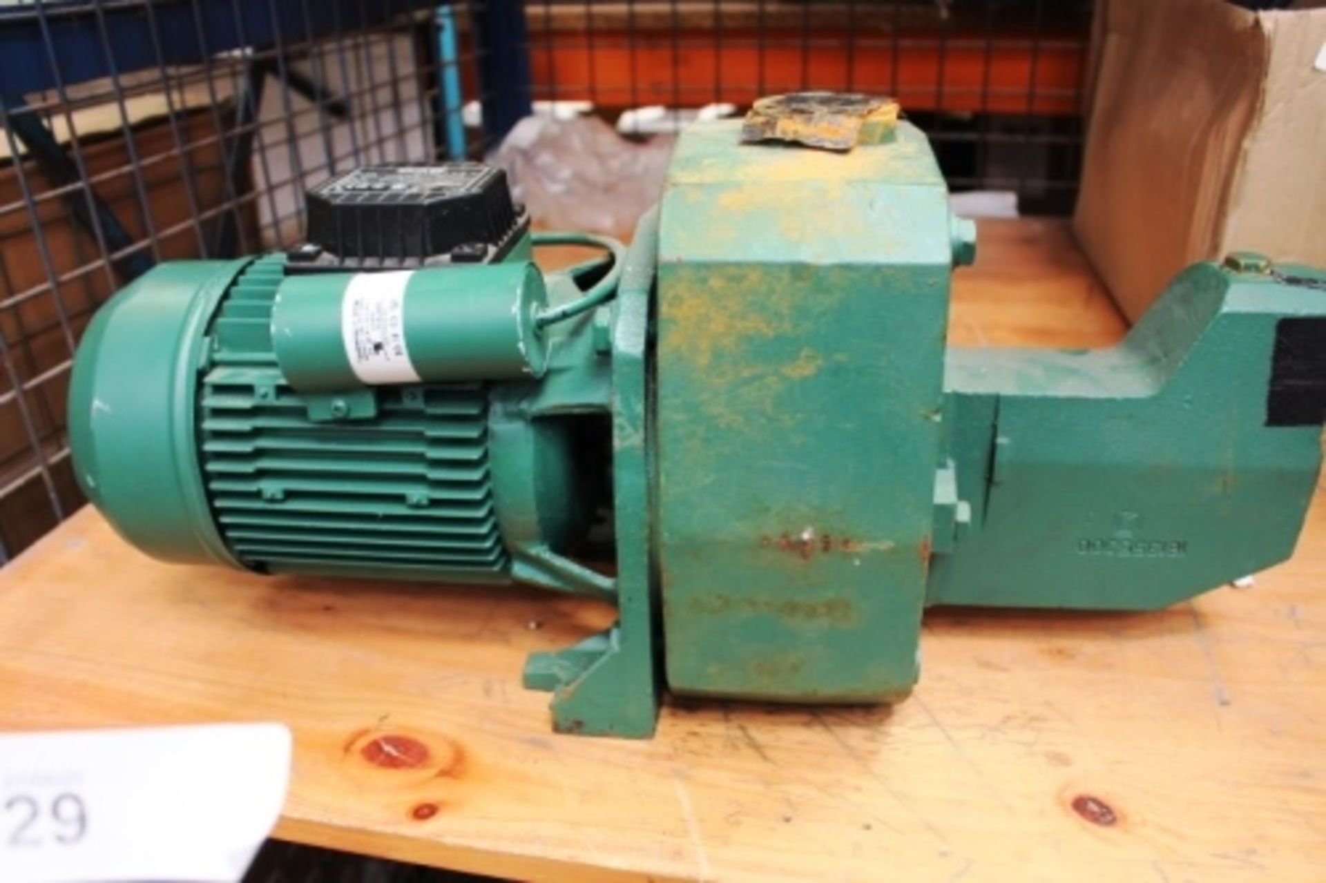 Electric water pump, 30mm diameter, 220/240V 7.2A - Second-hand, untested (TC3)