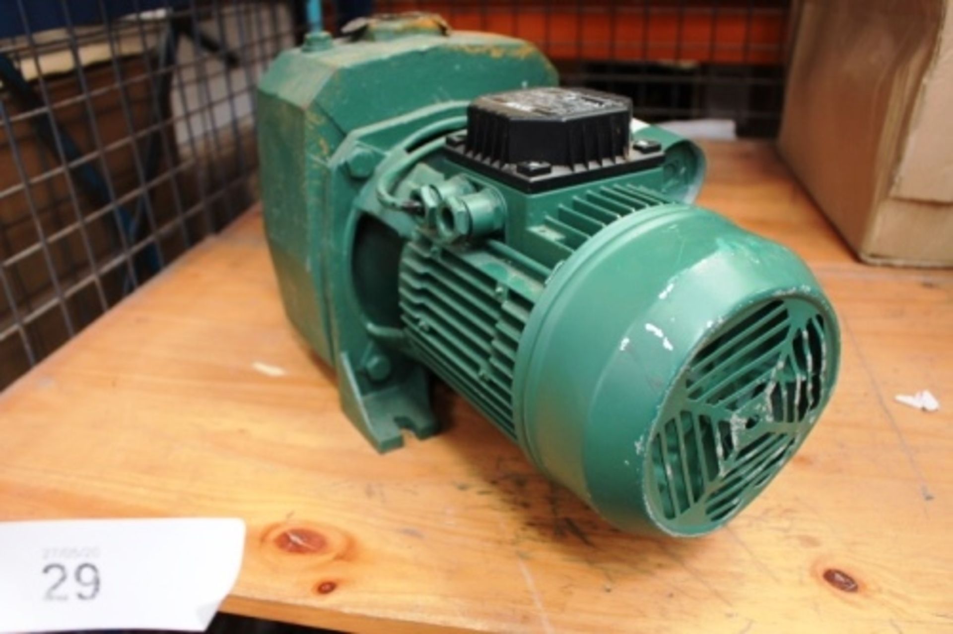 Electric water pump, 30mm diameter, 220/240V 7.2A - Second-hand, untested (TC3) - Image 2 of 3