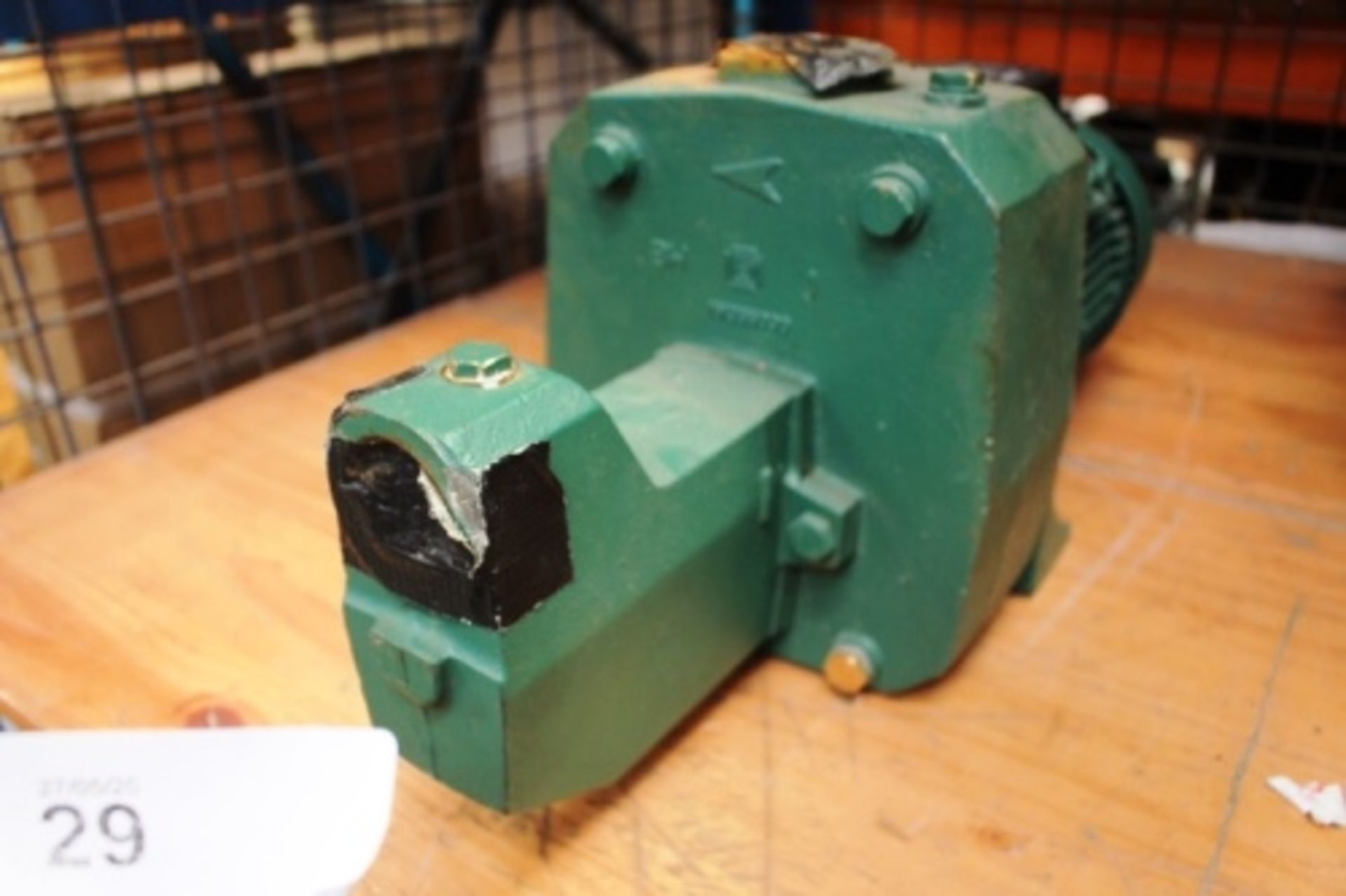 Electric water pump, 30mm diameter, 220/240V 7.2A - Second-hand, untested (TC3) - Image 3 of 3