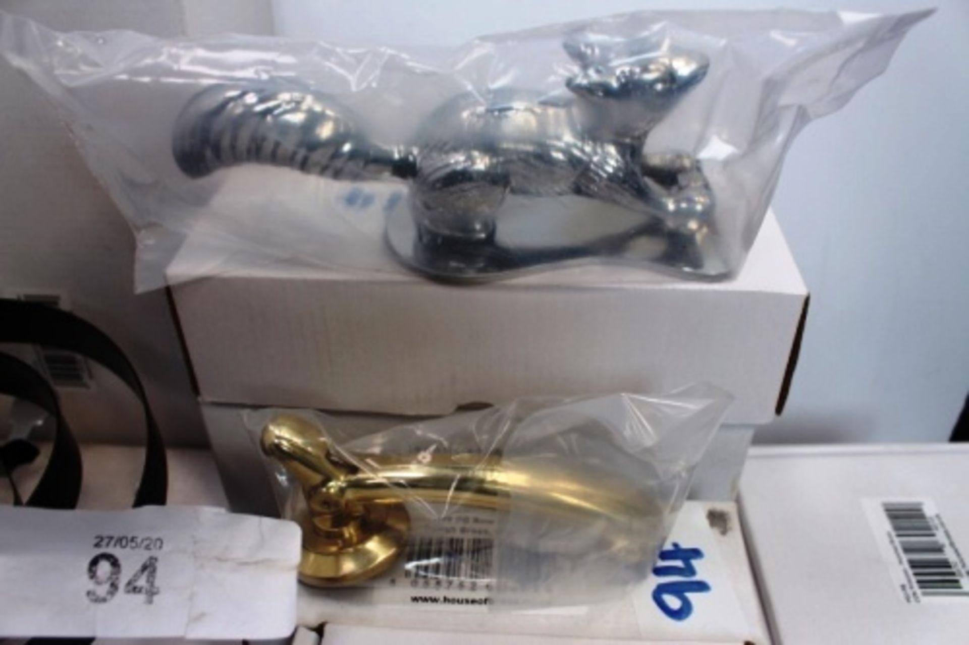 A quantity of houseofbrass.co.uk front door hardware including 3 x butlers bells, round embossed - Image 3 of 4