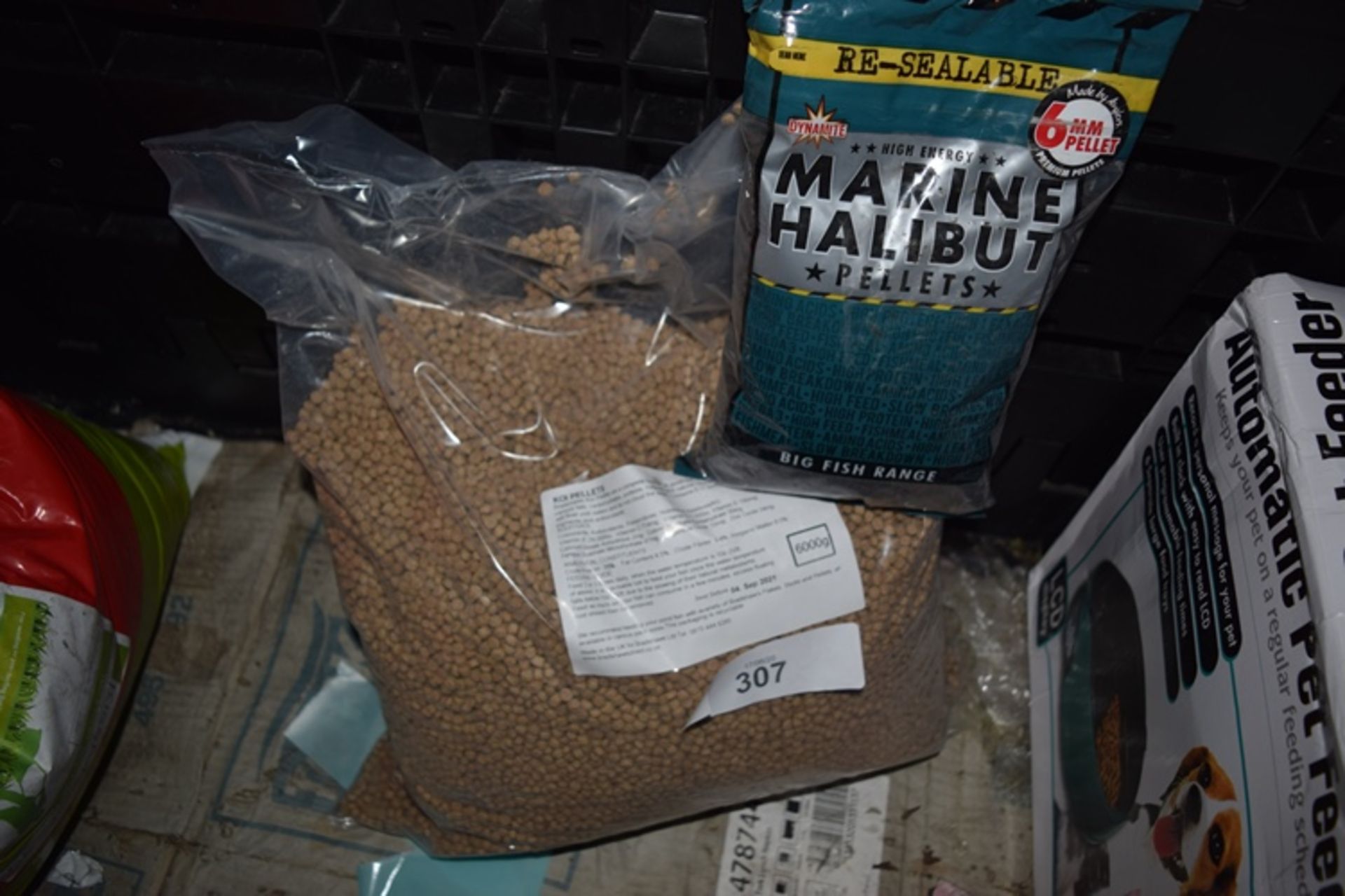 A mixed lot of animal feed and accessories including 1 x 6000g bag of Koi pellets etc. (magnum B)