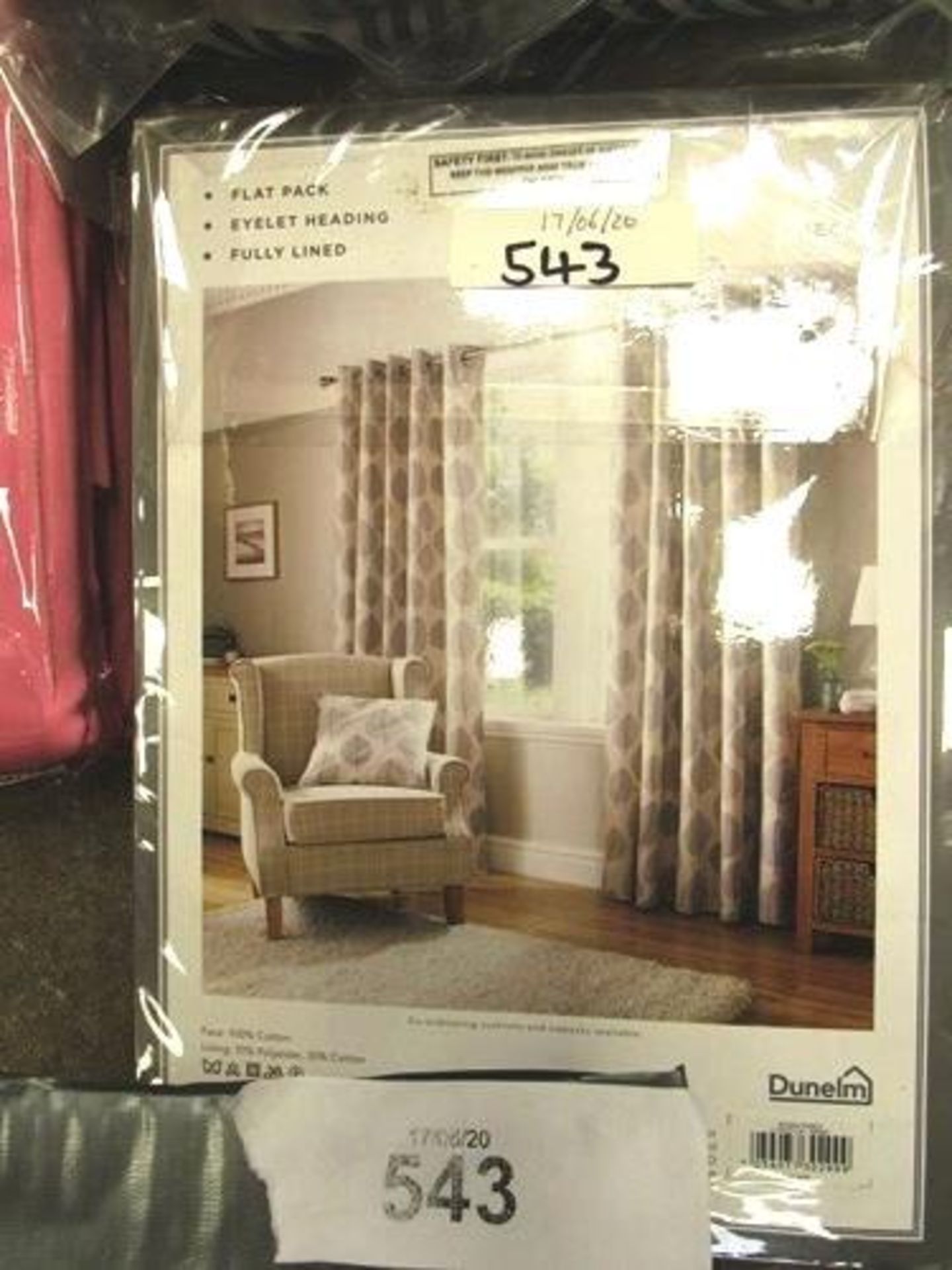 6 x assorted pairs of curtains including 1 x pair of Dunelm Pebble Regan eyelet curtains, size 117 x - Image 4 of 7