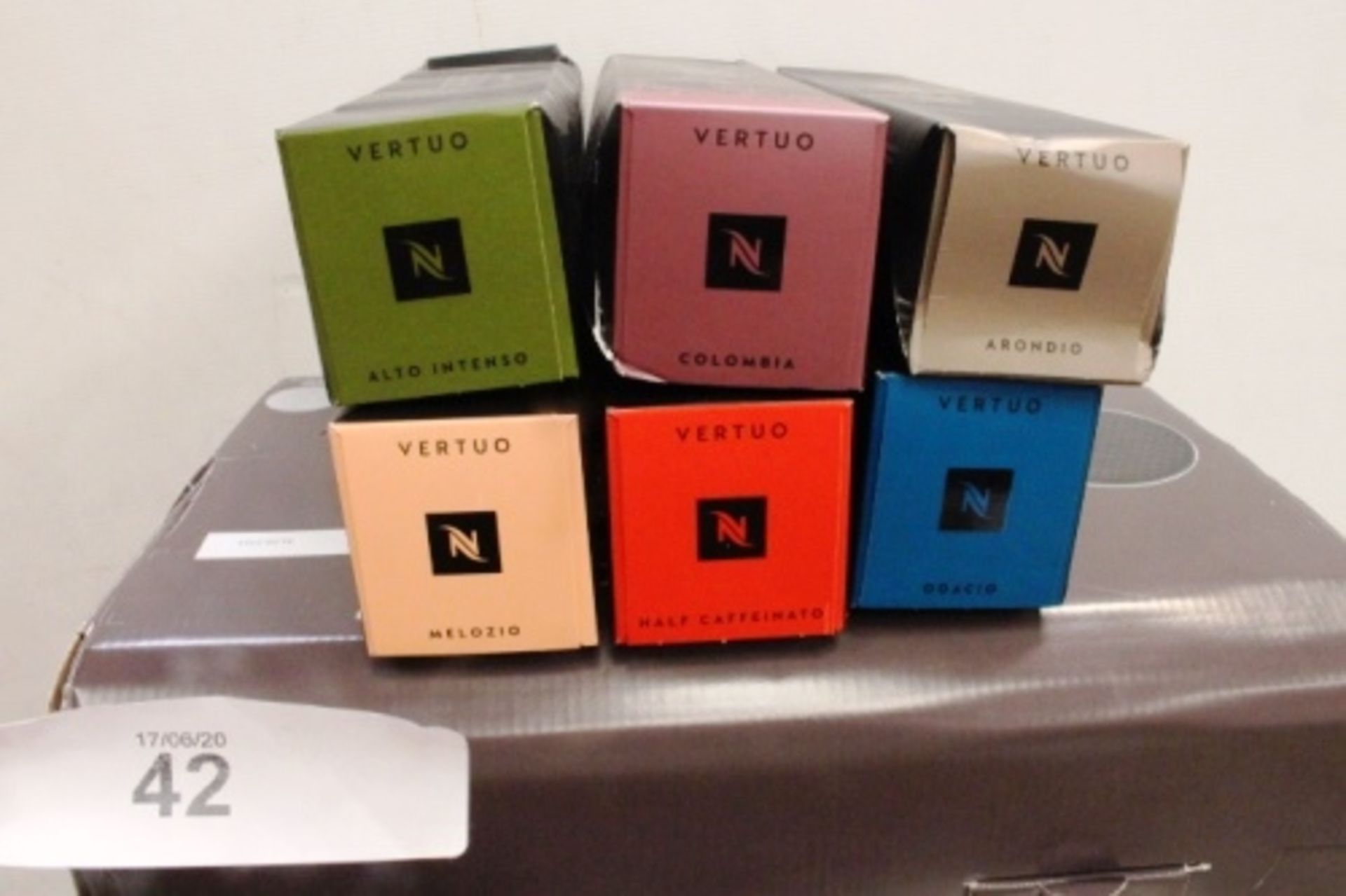 Nespresso Vertuo Plus coffee maker, together with 6 x packs of Nespresso coffee pods - New in box ( - Image 4 of 4