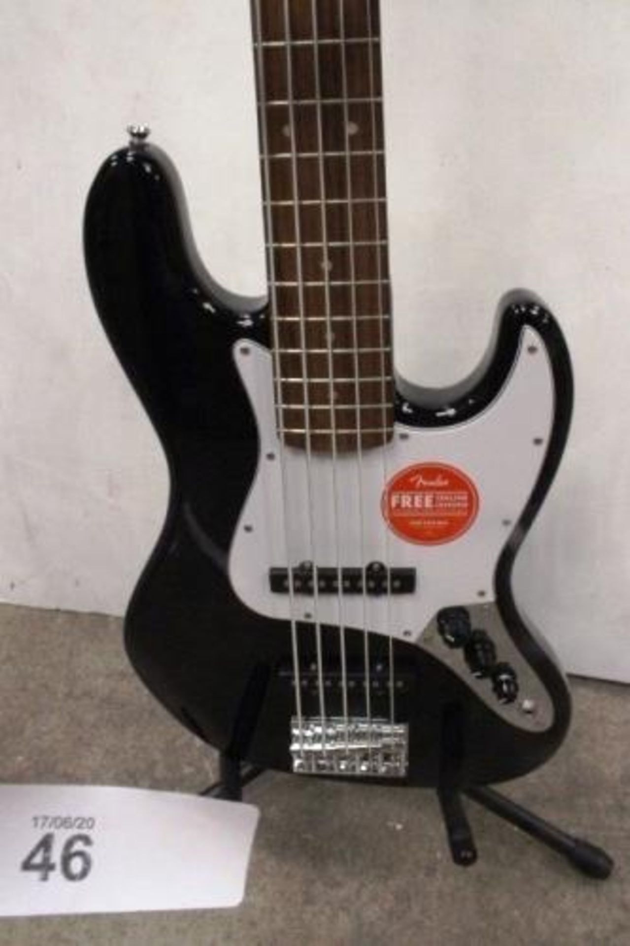 Fender Squier electric bass guitar, product no. 0371575506 - New (ES1)