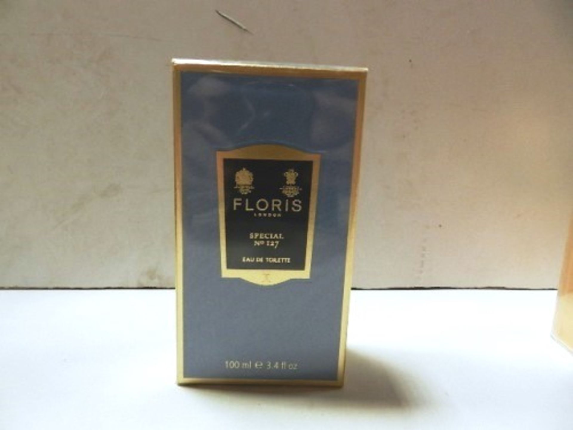 A mixed quantity of EDP's and EDT comprising 1 x 75ml EDP Panthere Cartier, 1 x 100ml EDT Floris,