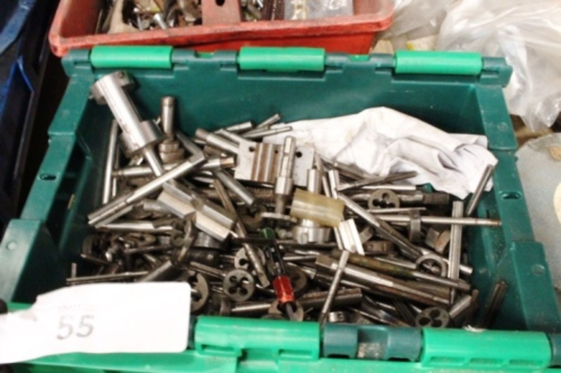 A mixed lot of engineers tools including HSS jobber drill bits, bespoke lathe cutting tools, taps - Image 6 of 6