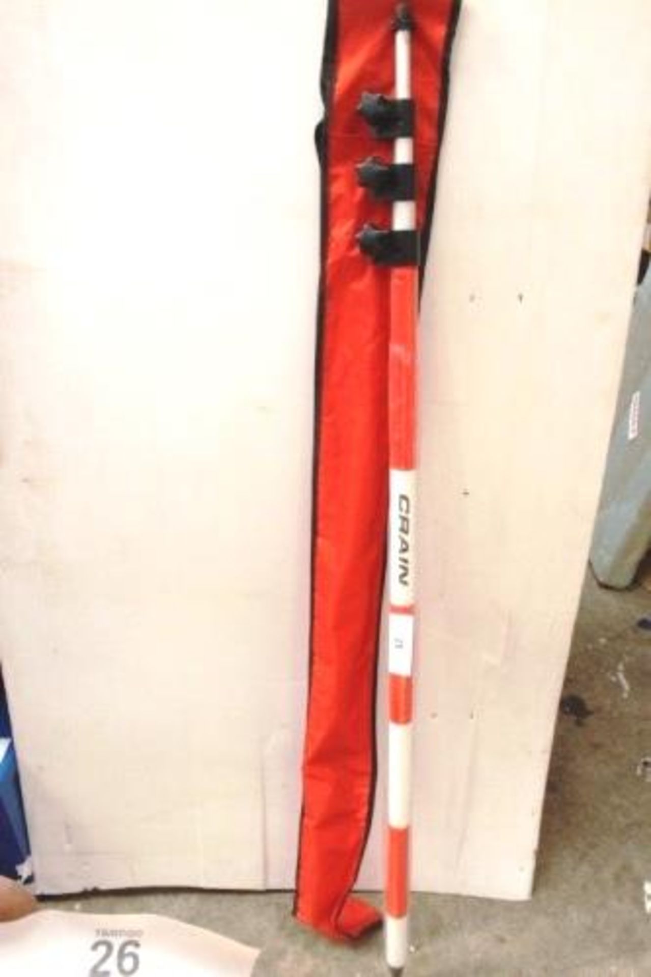 Crain surveyors telescopic pole with carry bag, RRP £130.00 - New (TC2)