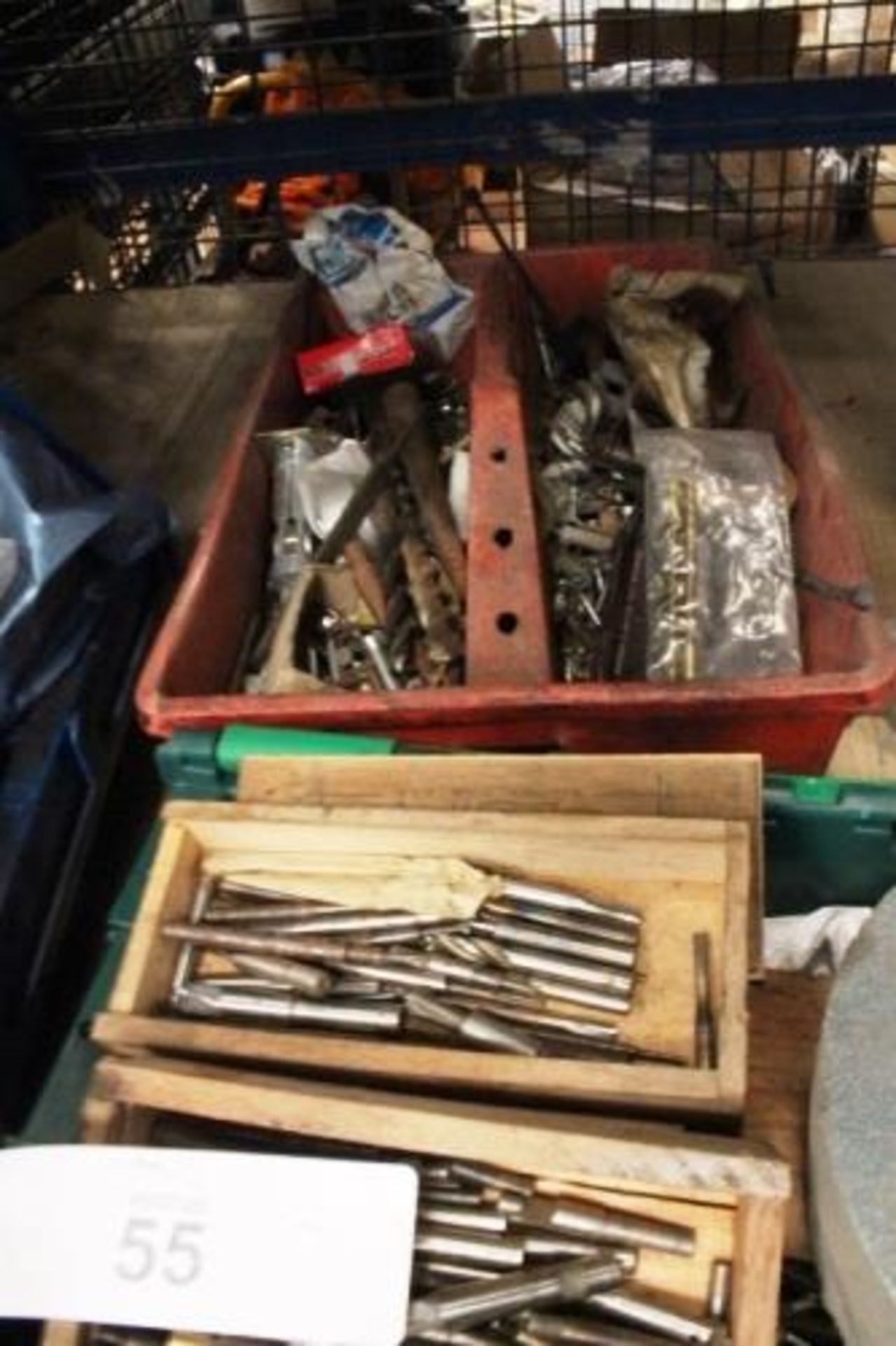 A mixed lot of engineers tools including HSS jobber drill bits, bespoke lathe cutting tools, taps - Image 2 of 6