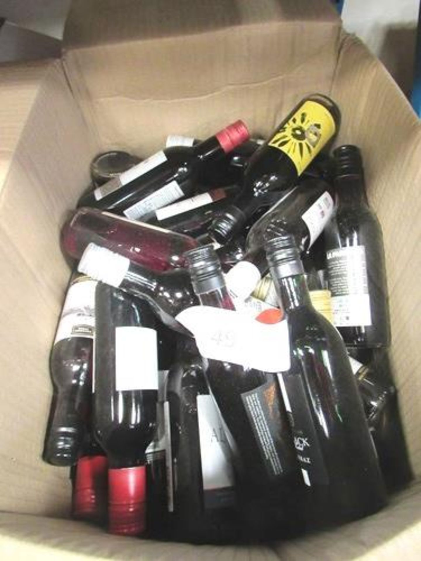 59 x assorted 187ml bottles of red wine including South Australian Cabernet Sauvignon Merlot VAT