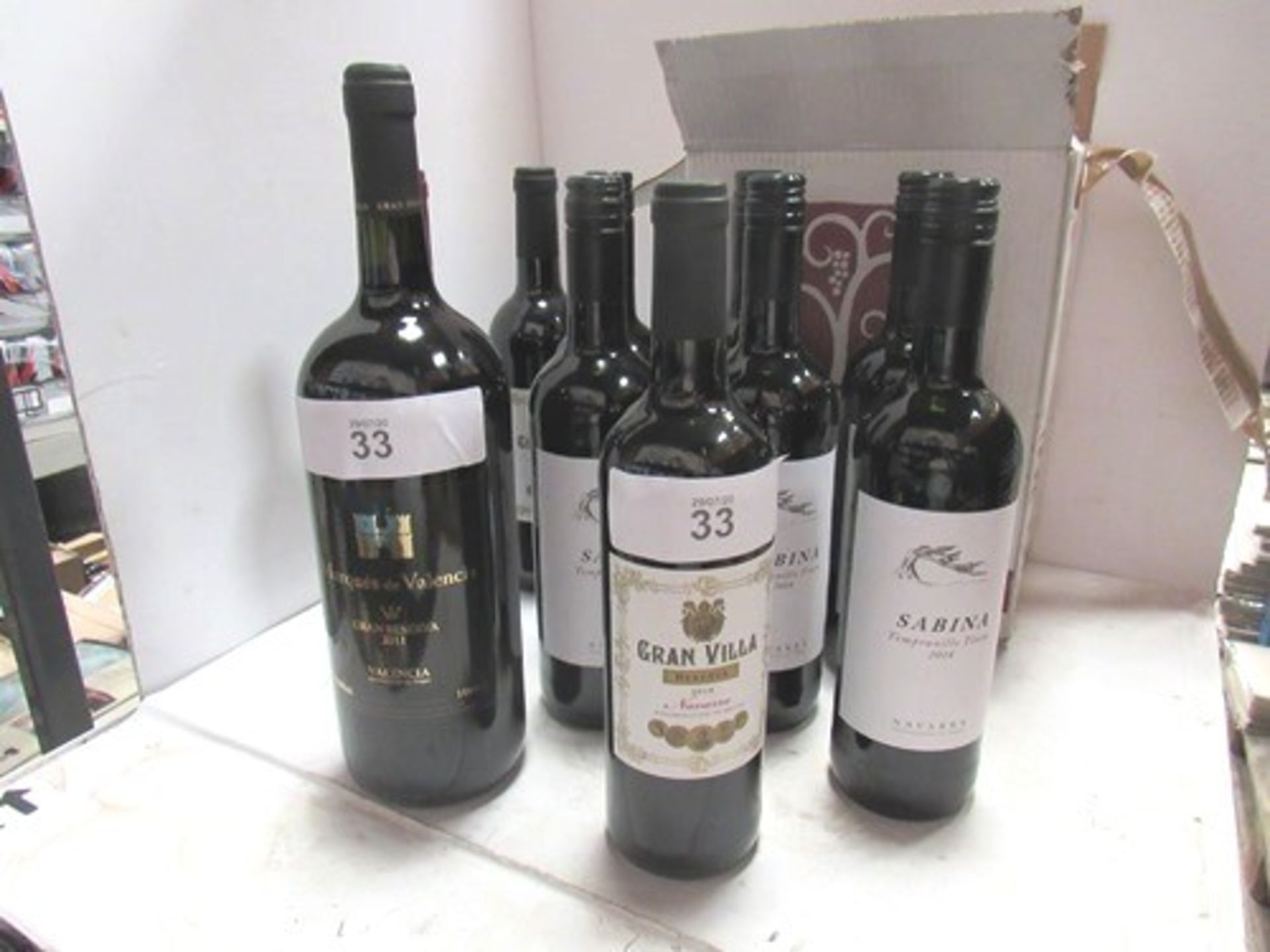 A mixed lot of Spanish wine including 2 x 750ml bottles of Gran Villa Reserva 2015 and 1 x magnum of