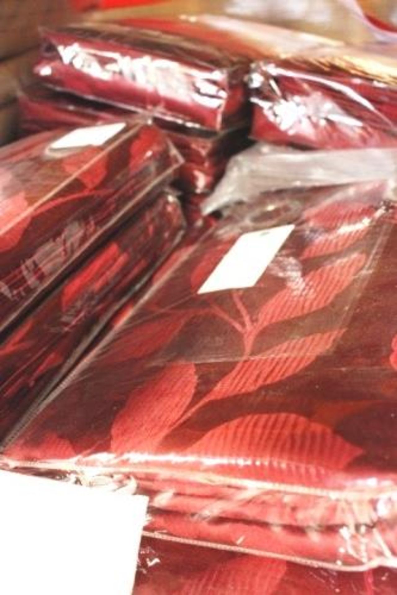 21 x assorted sized pairs of red classic leaf lined eyelet curtains - New in pack, some packs - Image 2 of 3