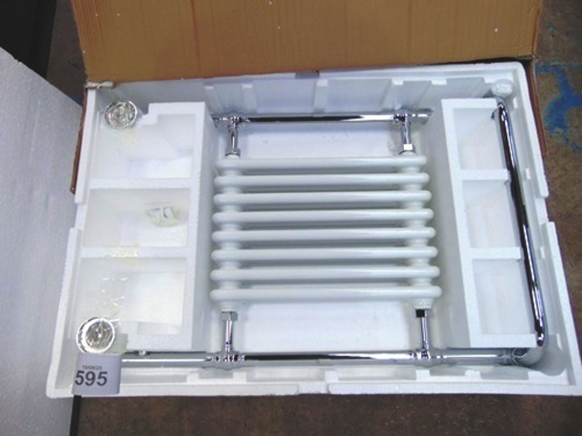 1 x traditional towel rail radiator, 952 x 659mm, model PWTR0076 - New (GSF43) - Image 2 of 3