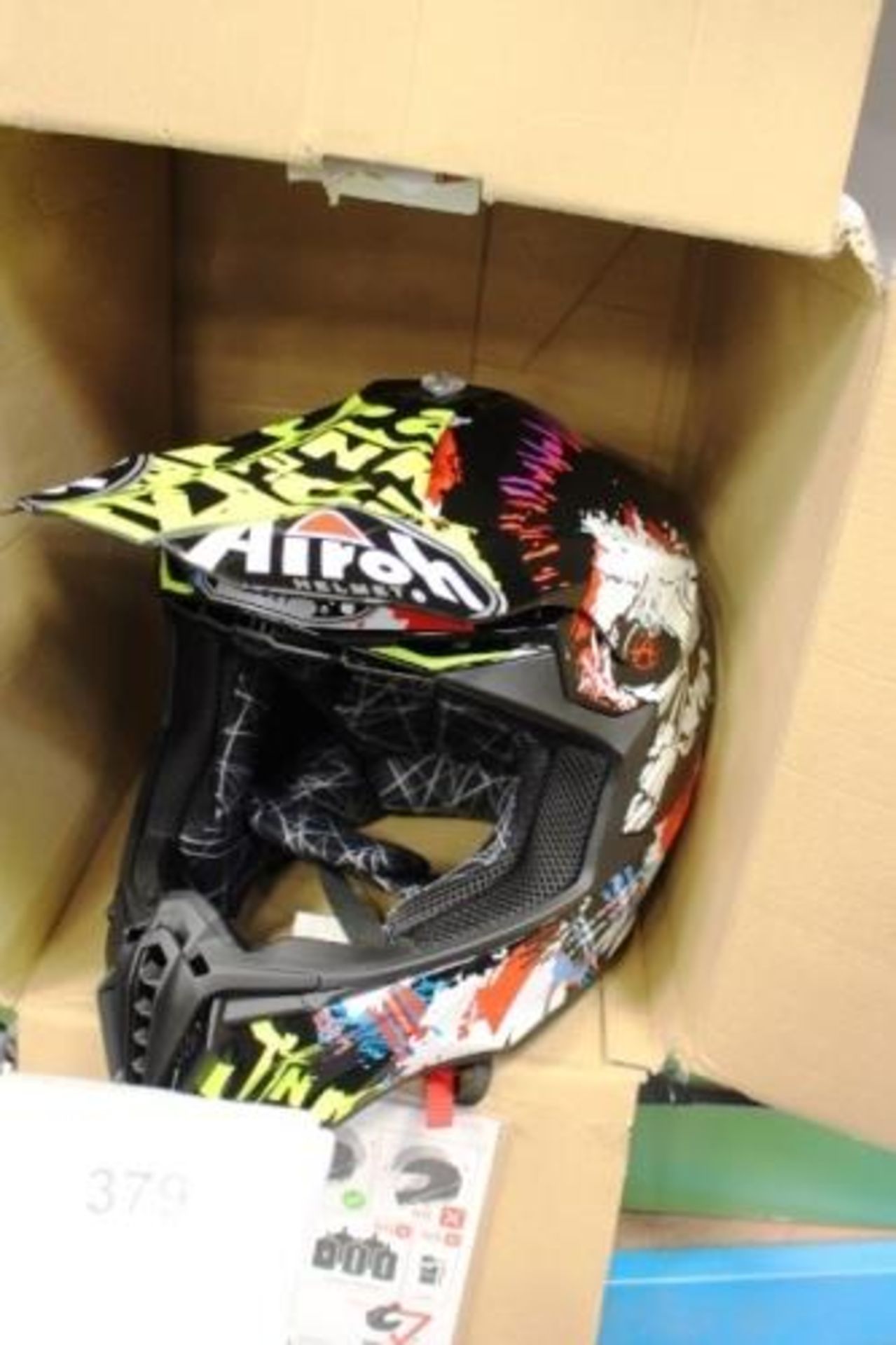 1 x Airoh twist crazy black gloss TWCR56 helmet, size L code AIOA13RWIHZC - New in box (GS4) - Image 3 of 4