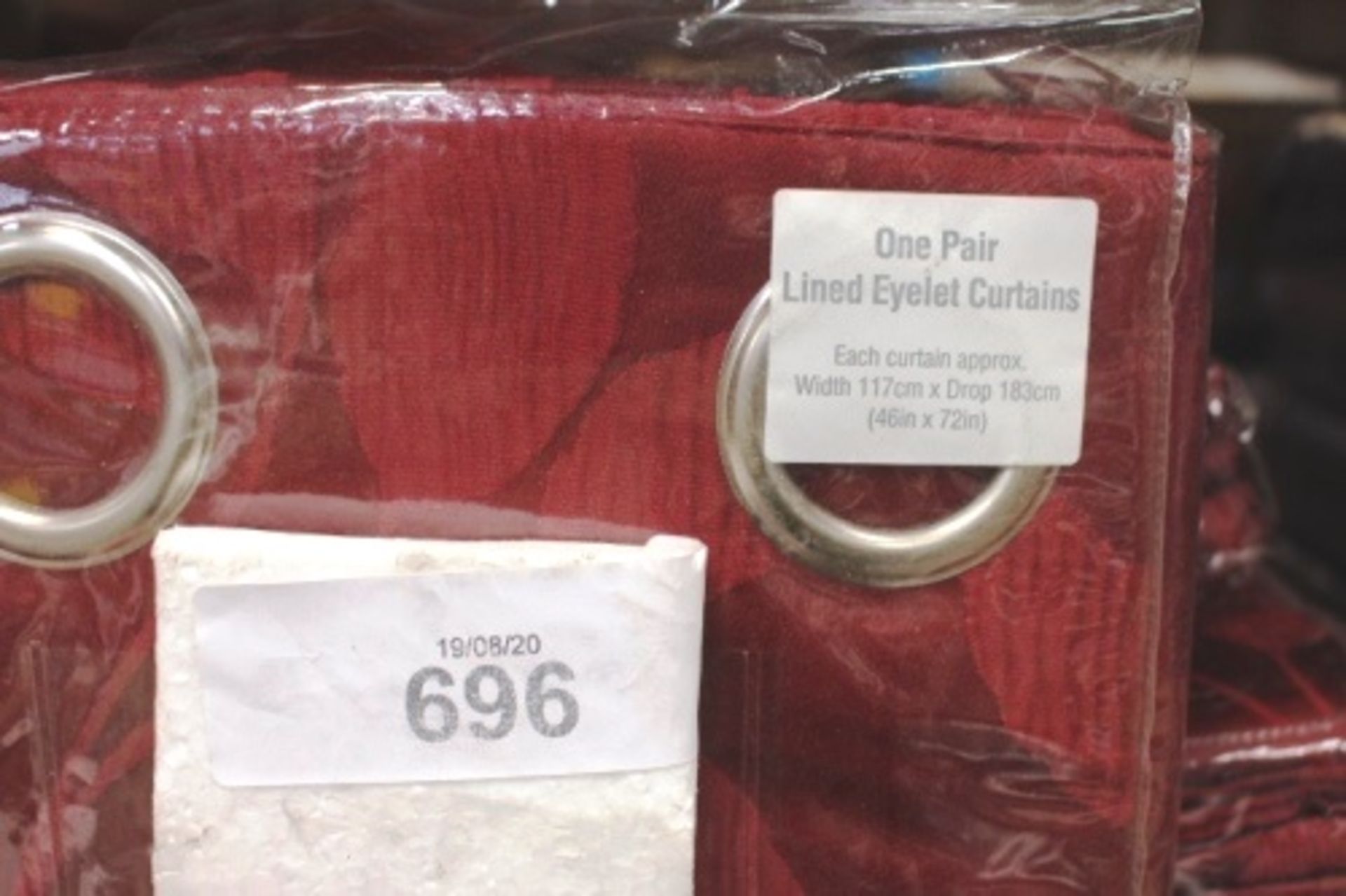 21 x assorted sized pairs of red classic leaf lined eyelet curtains - New in pack, some packs - Image 3 of 3