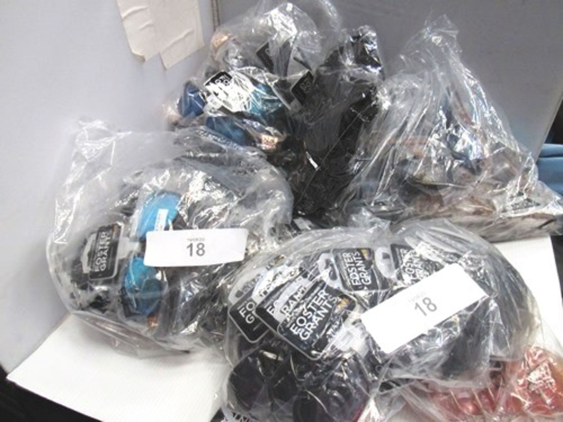 4 x bags containing approximately 80 x pairs in total of Foster Grants sunglasses, assorted designs, - Image 2 of 2