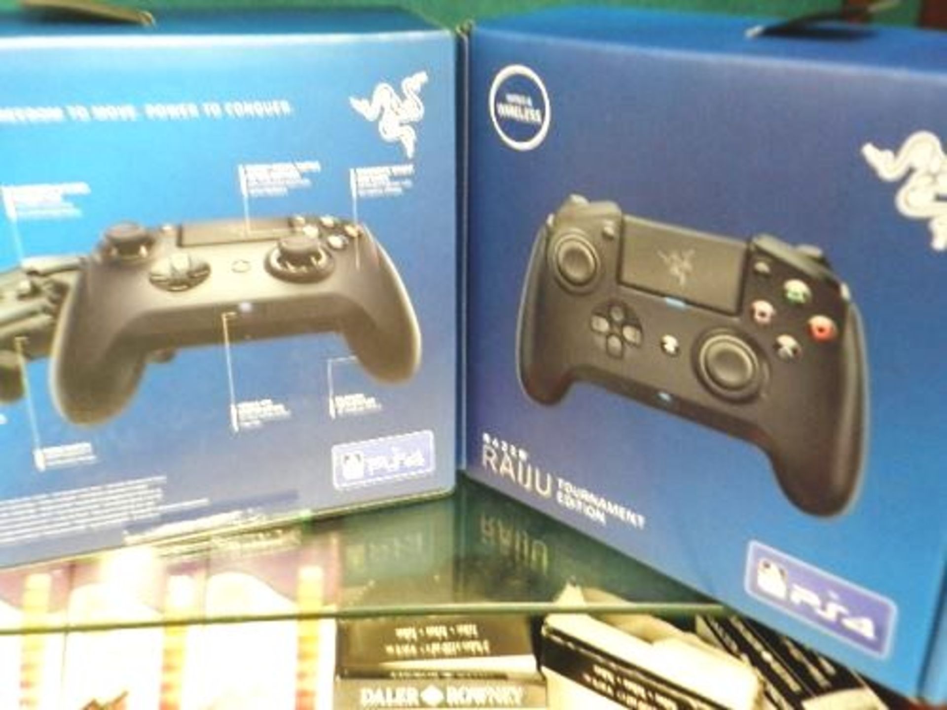 2 x Razer Raiju Tournament Edition PS4 controllers - New (C14C)