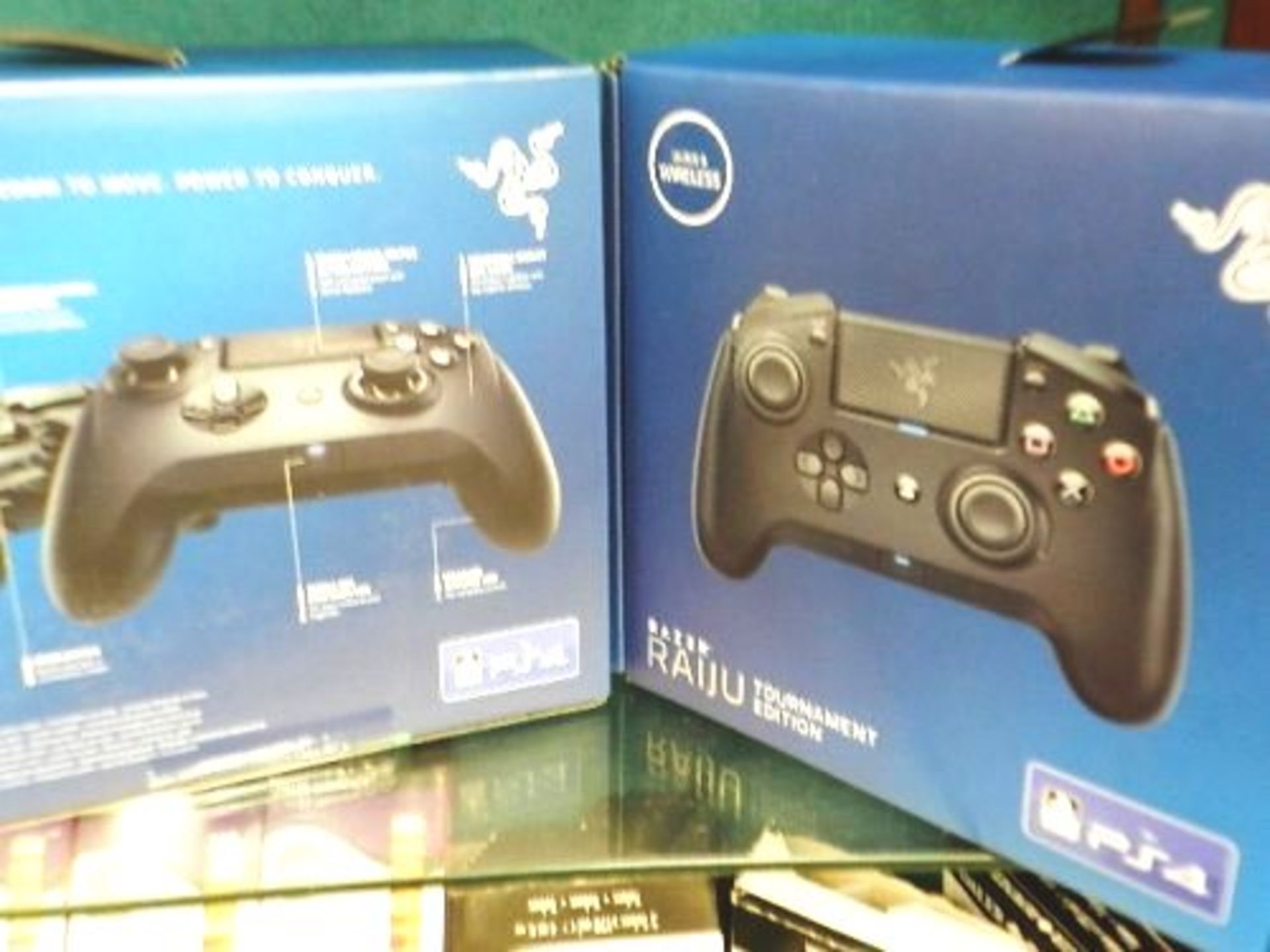 2 x Razer Raiju Tournament Edition PS4 controllers - New (C14C)