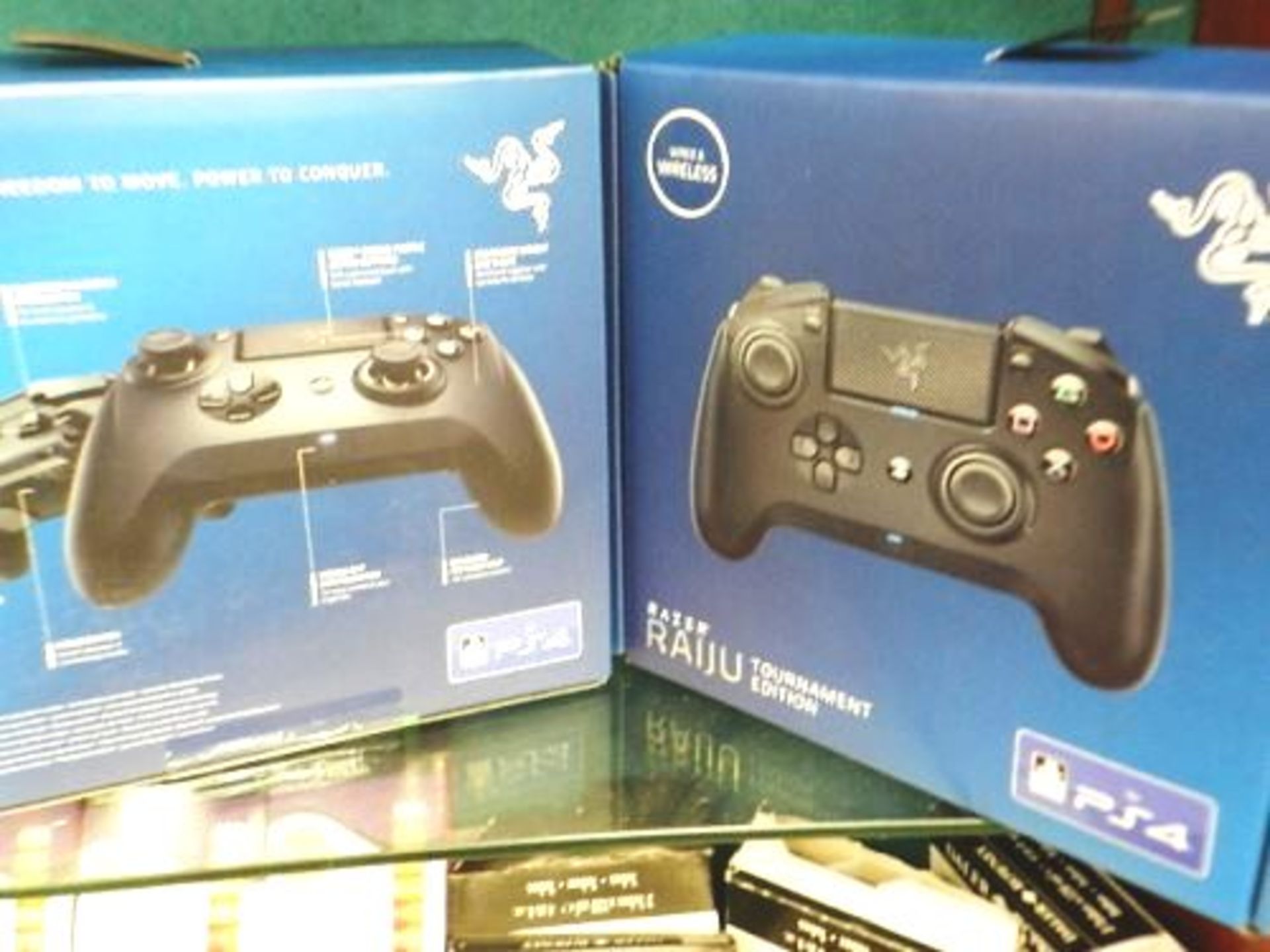 2 x Razer Raiju Tournament Edition PS4 controllers - New (C14C)