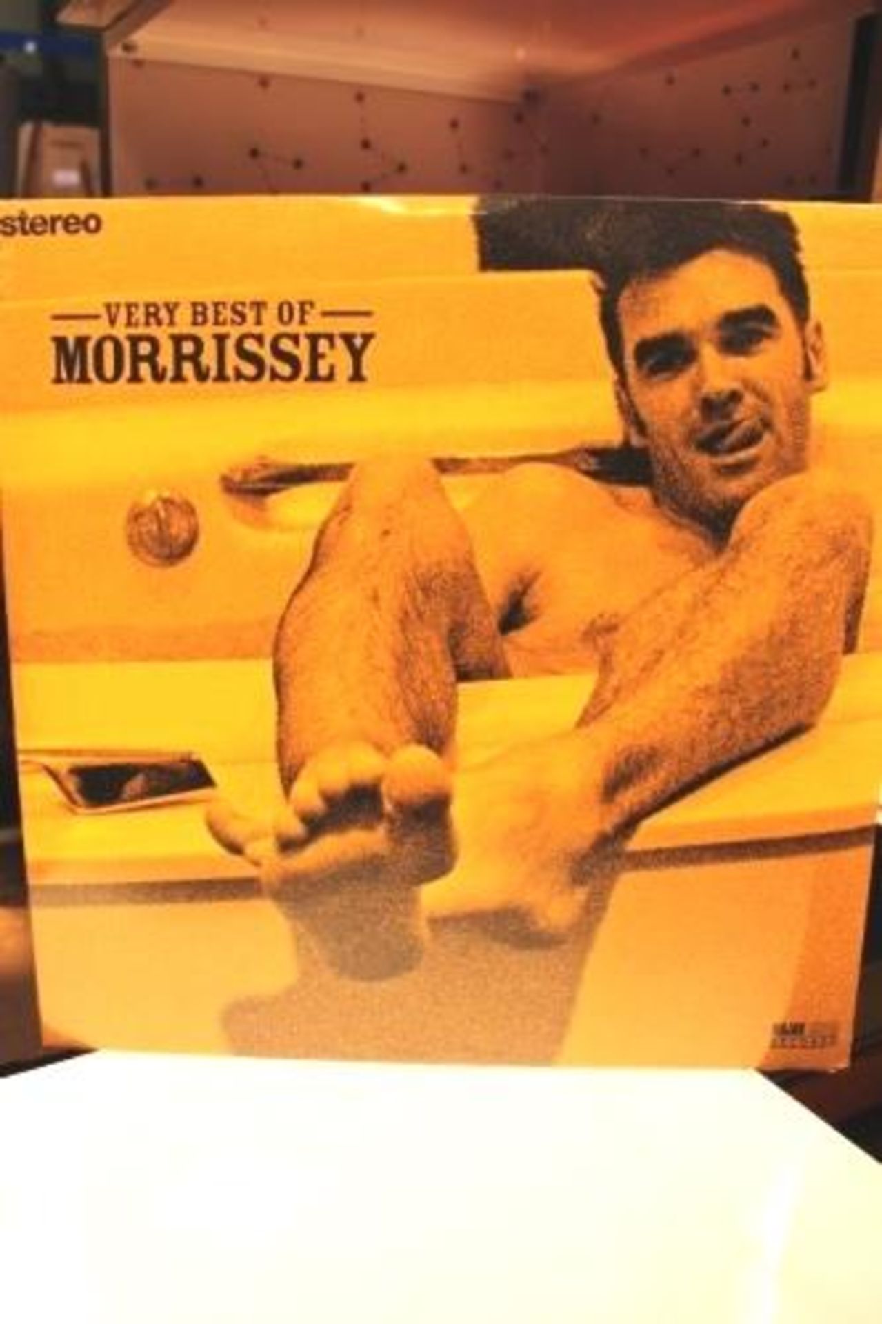 5 x vinyl's comprising 2 x Very Best of Morrissey, 2 x Face to Face, The Kinks and 1 x Crobot